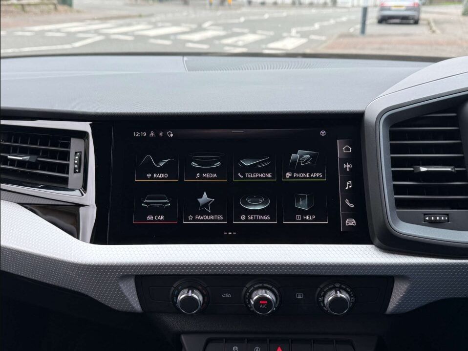 Audi A1 1.0L Sportback 25 TFSI Black Edition Hatchback 5dr Petrol Manual Euro 6 (94 bhp) 5dr Manual 2025