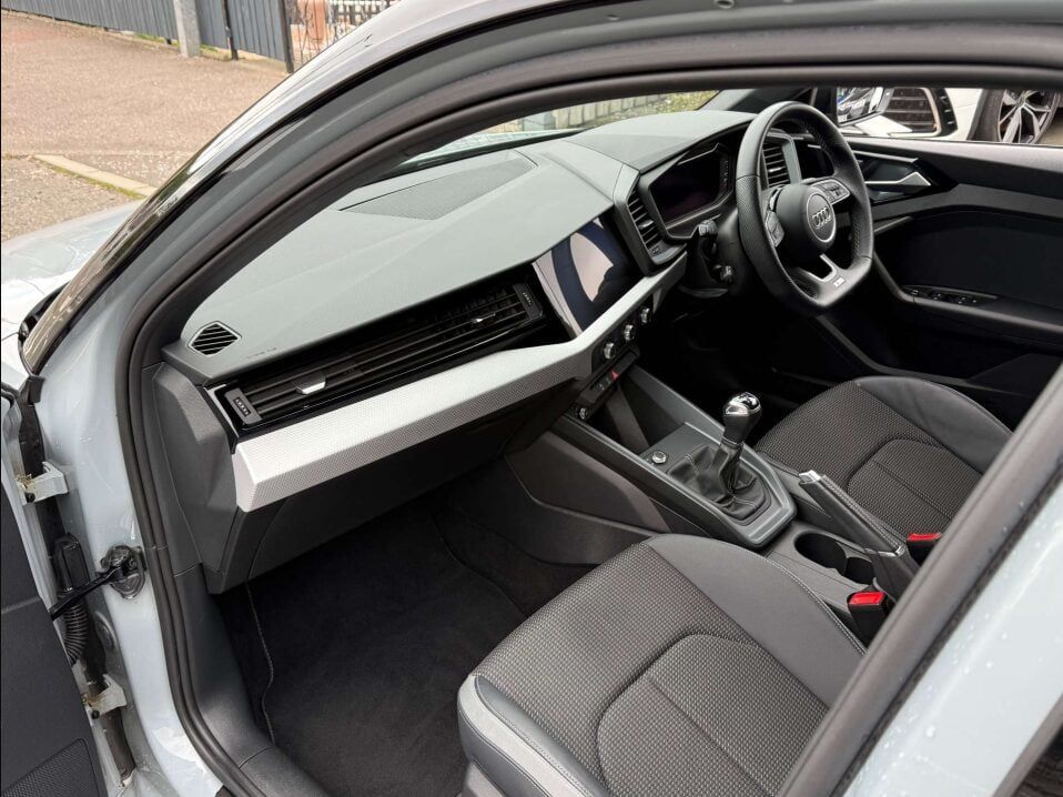 Audi A1 1.0L Sportback 25 TFSI Black Edition Hatchback 5dr Petrol Manual Euro 6 (94 bhp) 5dr Manual 2025