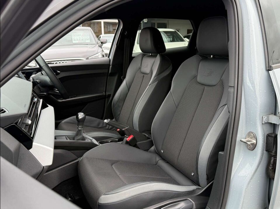 Audi A1 1.0L Sportback 25 TFSI Black Edition Hatchback 5dr Petrol Manual Euro 6 (94 bhp) 5dr Manual 2025