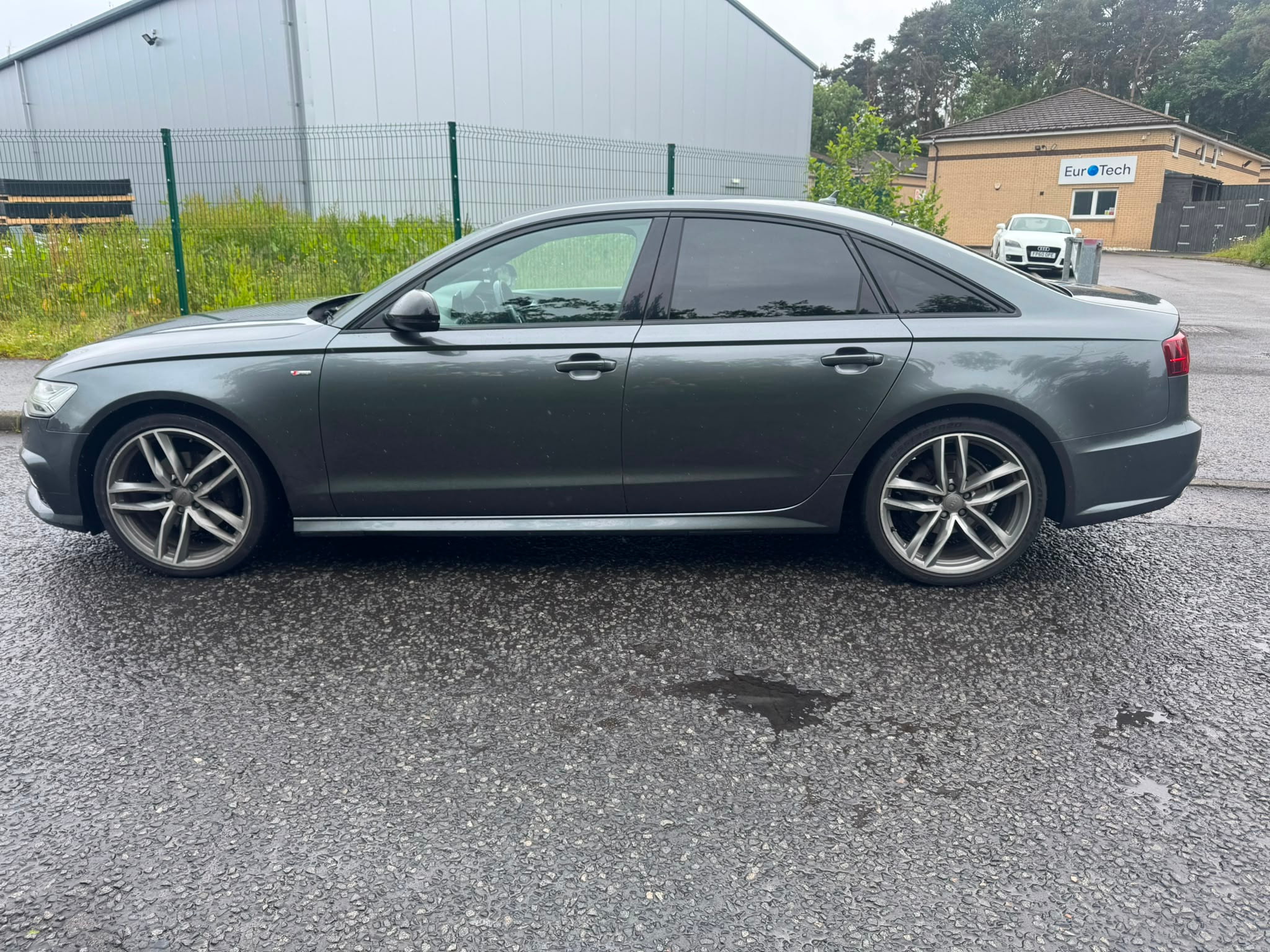 Audi A6 Saloon 2.0 TDI ultra Black Edition Saloon 4dr Diesel S Tronic Euro 6 (s/s) (190 ps) 4dr Automatic 2026