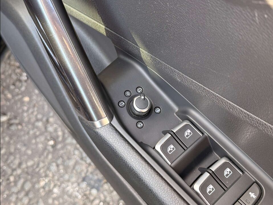 Audi Q2 1.5L S Line 35 TFSI SUV 5dr Petrol Manual Euro 6 (148 bhp) 5dr Manual 2025