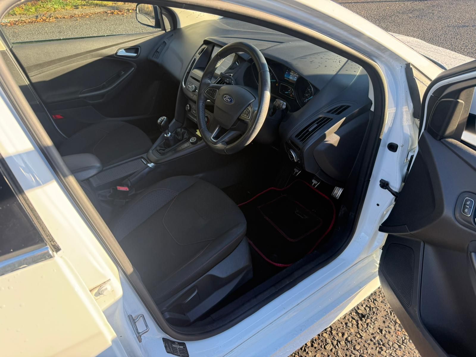 Ford Focus 1.0L Zetec S Hatchback 5dr Petrol Manual Euro 6 (123 bhp) 5dr Manual 2025