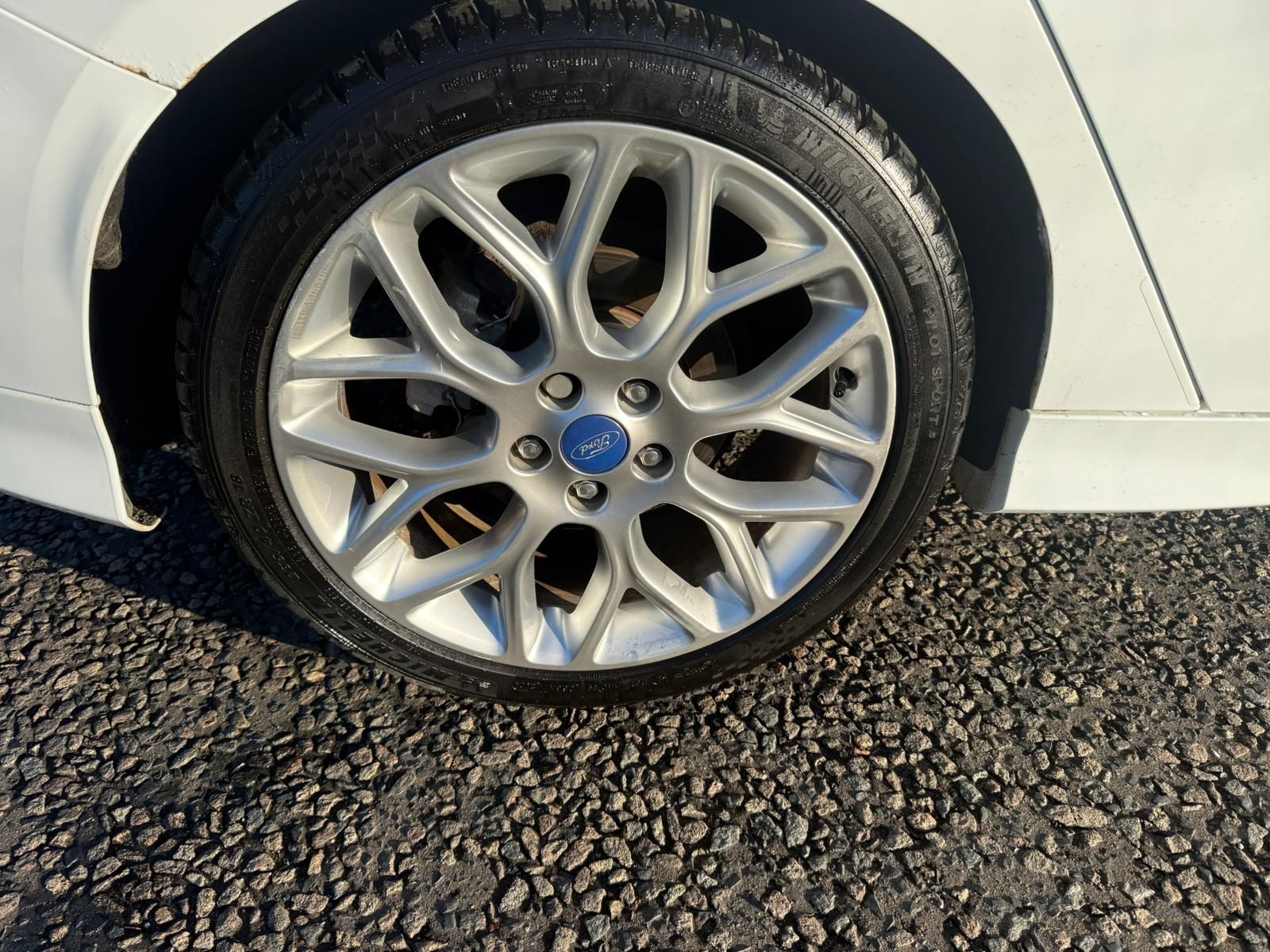 Ford Focus 1.0L Zetec S Hatchback 5dr Petrol Manual Euro 6 (123 bhp) 5dr Manual 2025