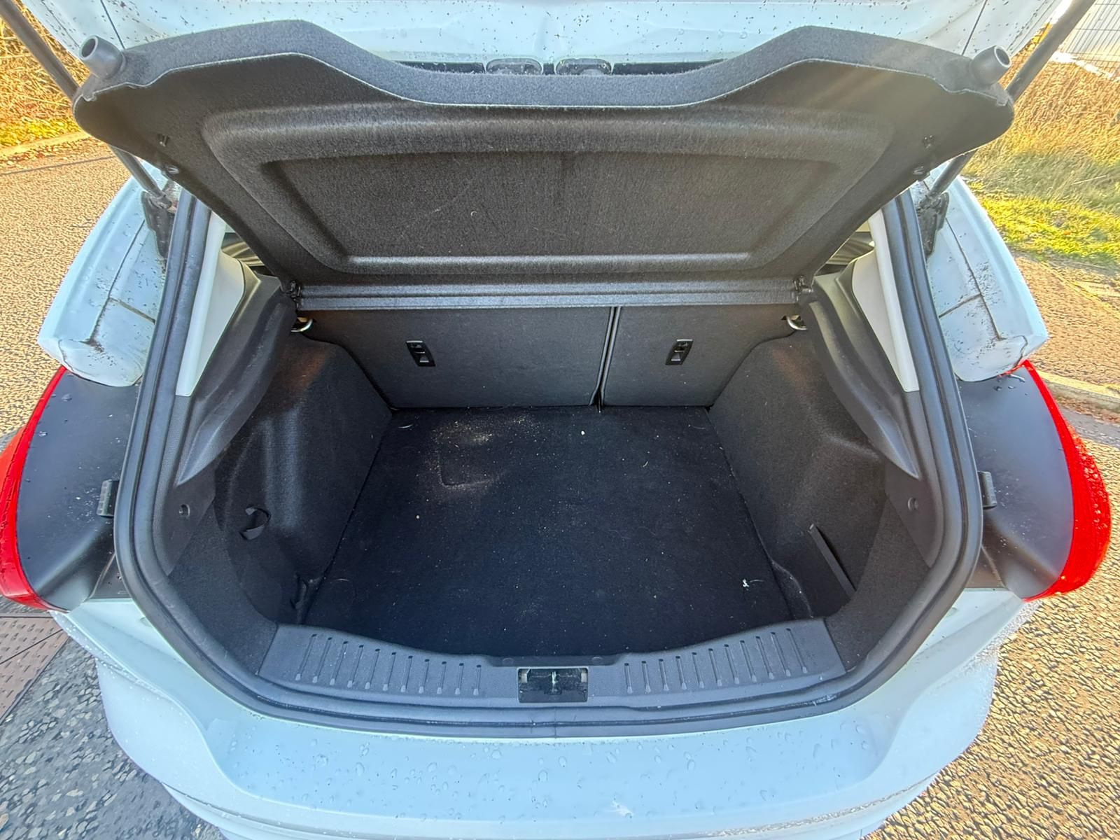 Ford Focus 1.0L Zetec S Hatchback 5dr Petrol Manual Euro 6 (123 bhp) 5dr Manual 2025