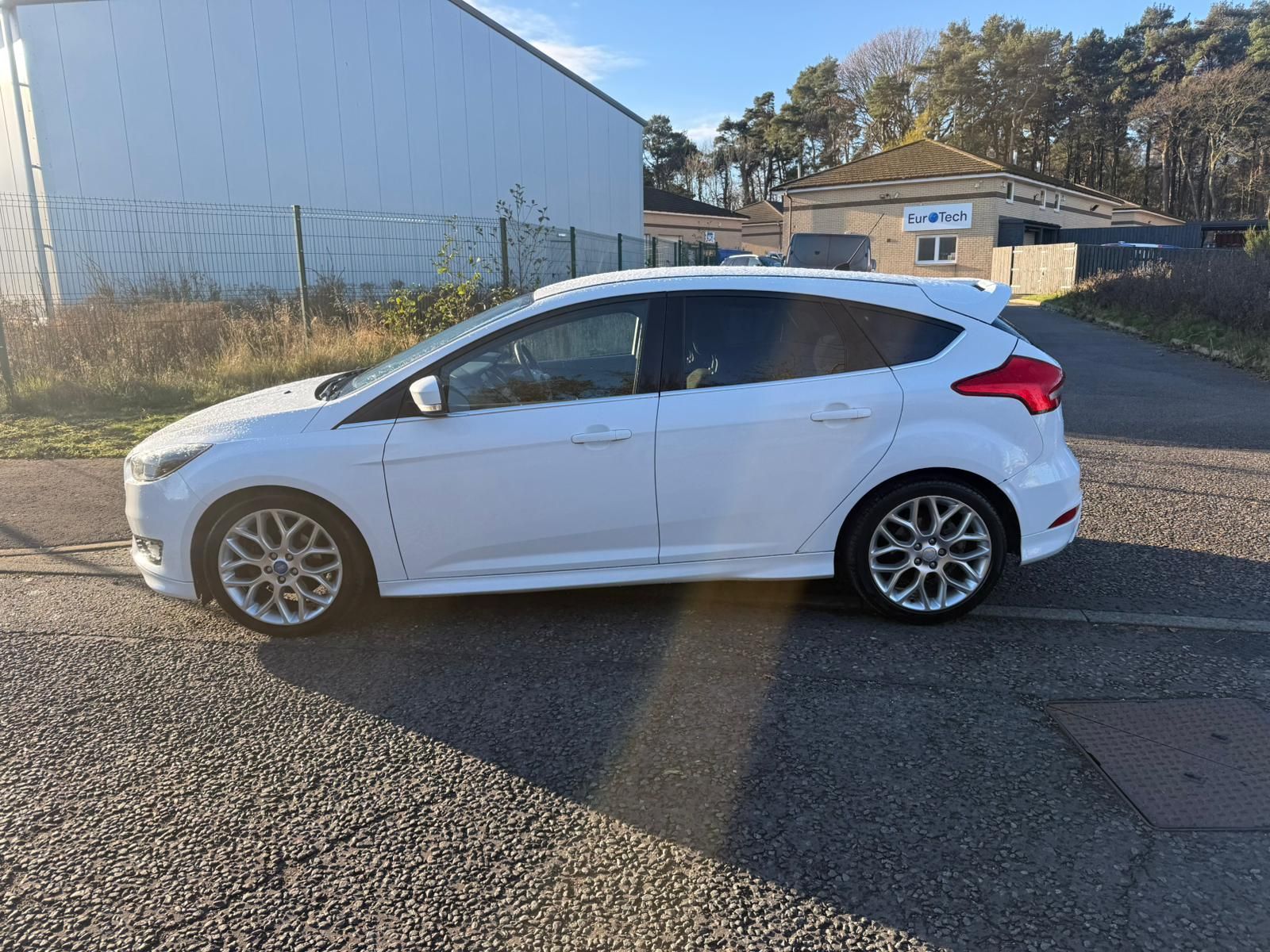 Ford Focus 1.0L Zetec S Hatchback 5dr Petrol Manual Euro 6 (123 bhp) 5dr Manual 2025