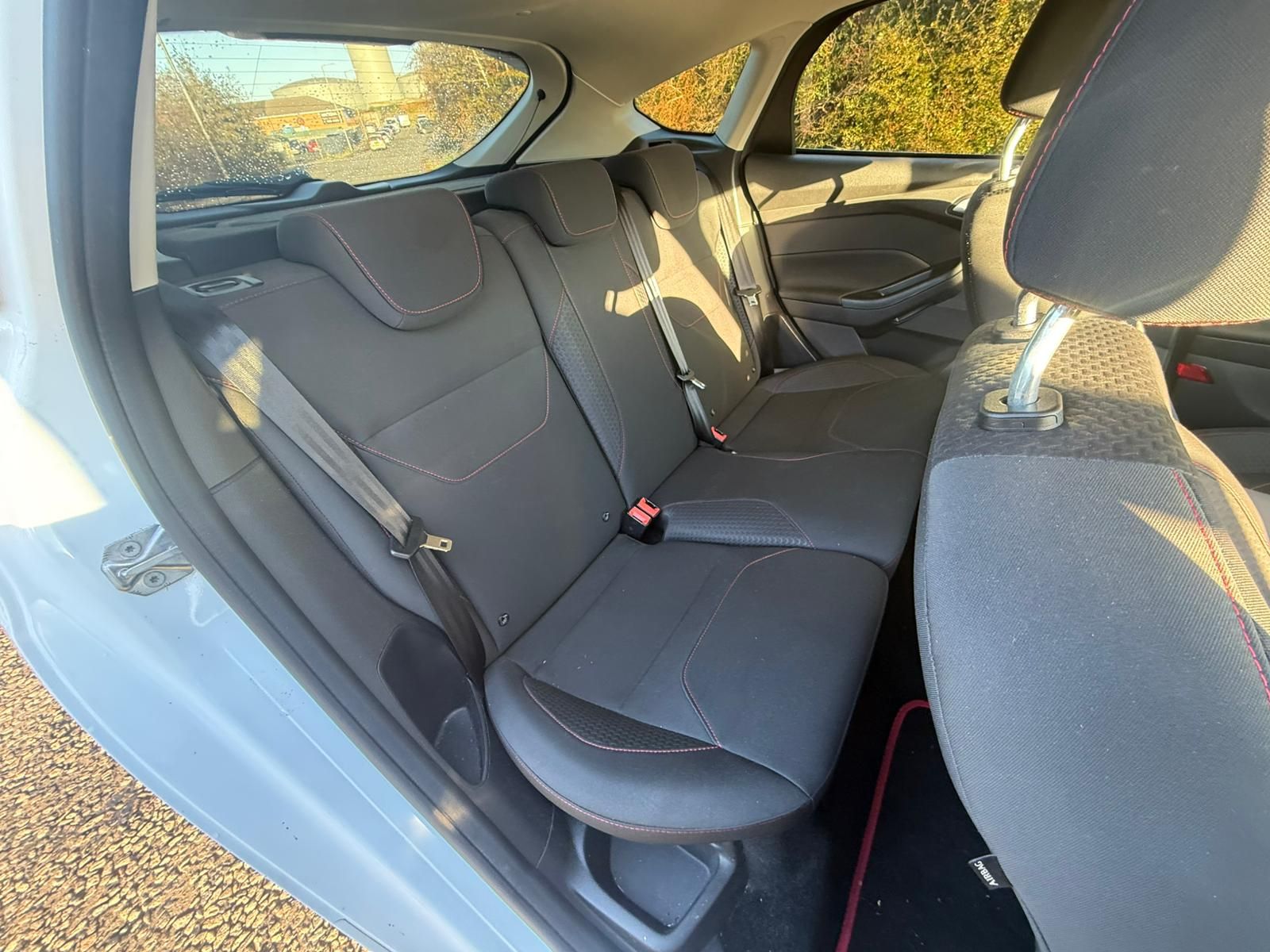 Ford Focus 1.0L Zetec S Hatchback 5dr Petrol Manual Euro 6 (123 bhp) 5dr Manual 2025