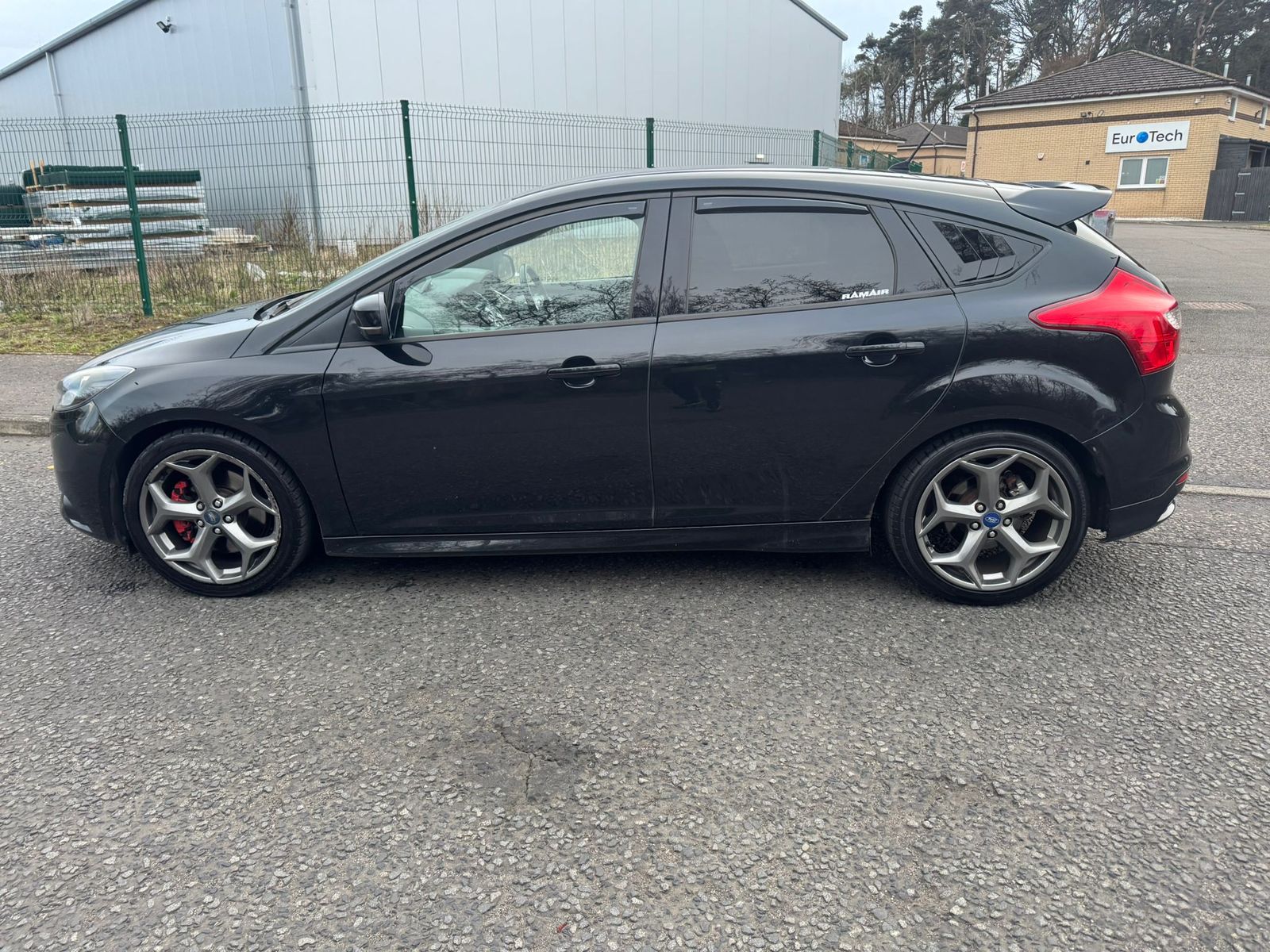 Ford Focus 2.0T EcoBoost ST-2 Hatchback 5dr Petrol Manual Euro 5 (s/s) (250 ps) 5dr Manual 2026