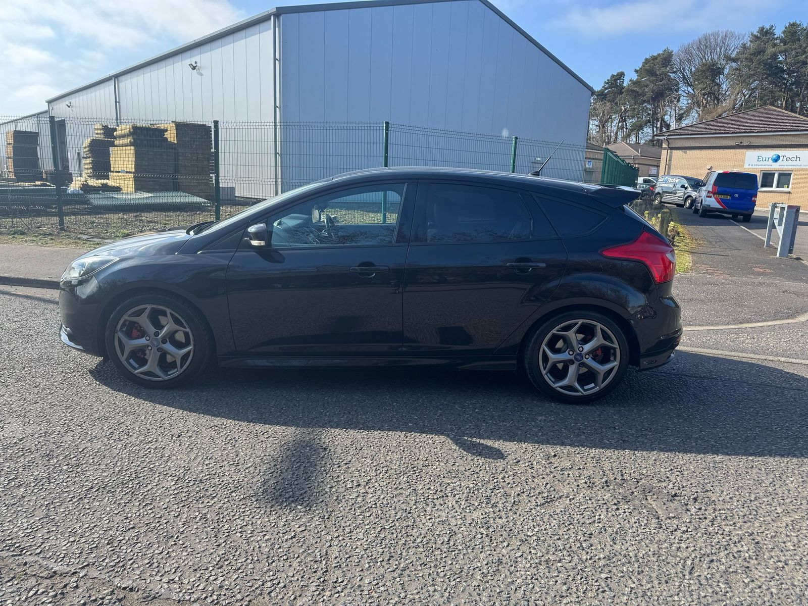 Ford Focus 2.0T EcoBoost ST-2 Hatchback 5dr Petrol Manual Euro 5 (s/s) (250 ps) 5dr Manual 2026