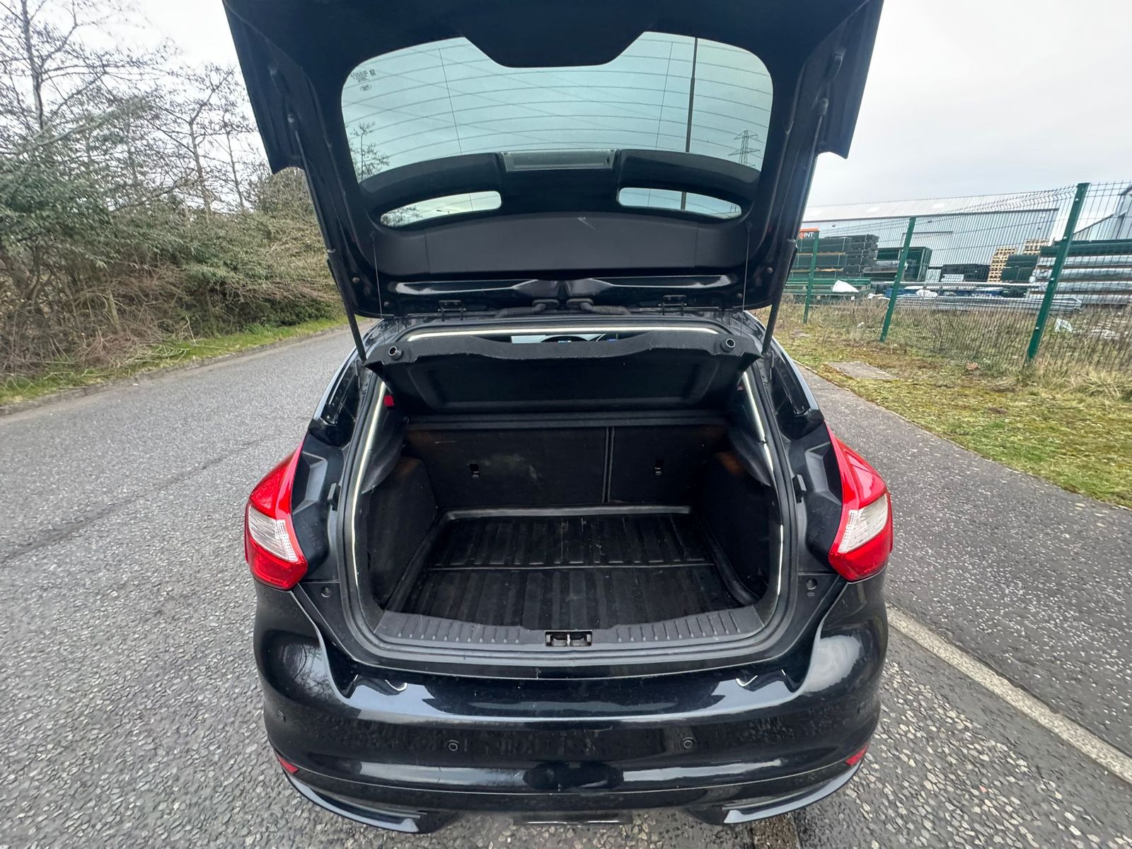 Ford Focus 2.0T EcoBoost ST-2 Hatchback 5dr Petrol Manual Euro 5 (s/s) (250 ps) 5dr Manual 2026