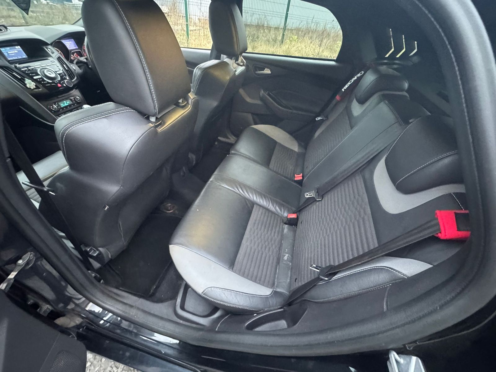 Ford Focus 2.0T EcoBoost ST-2 Hatchback 5dr Petrol Manual Euro 5 (s/s) (250 ps) 5dr Manual 2026