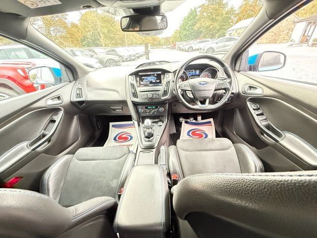 Ford Focus 2.3L RS Hatchback 5dr Petrol Manual Euro 6 (345 bhp) 5dr Manual 2025