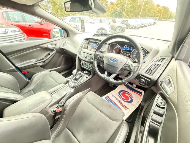 Ford Focus 2.3L RS Hatchback 5dr Petrol Manual Euro 6 (345 bhp) 5dr Manual 2025