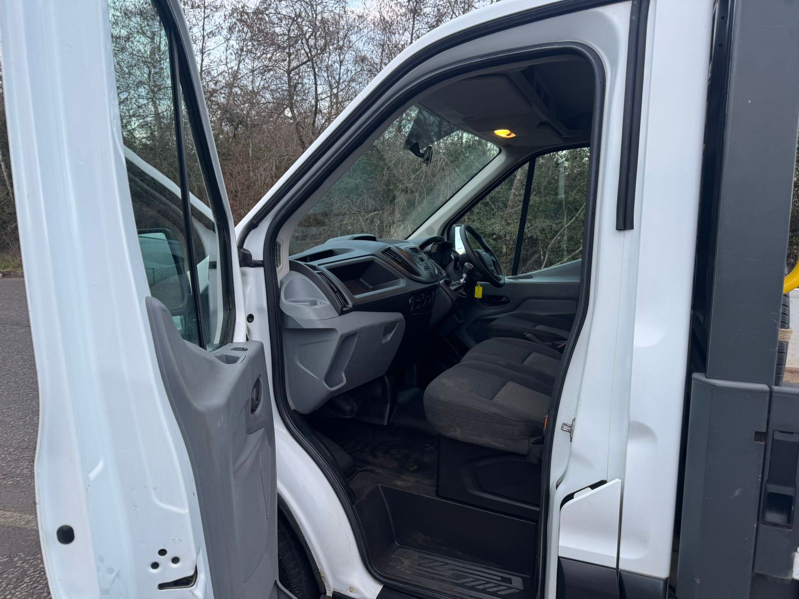 Ford Transit 2.0 350 EcoBlue Chassis Cab 2dr Diesel Manual RWD L2 H1 Euro 6 (DRW) (105 ps) 2dr Manual 2026