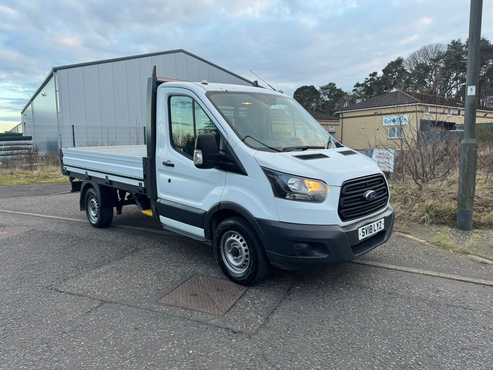 Ford Transit 2.0 350 EcoBlue Chassis Cab 2dr Diesel Manual RWD L2 H1 Euro 6 (DRW) (105 ps) 2dr Manual 2026