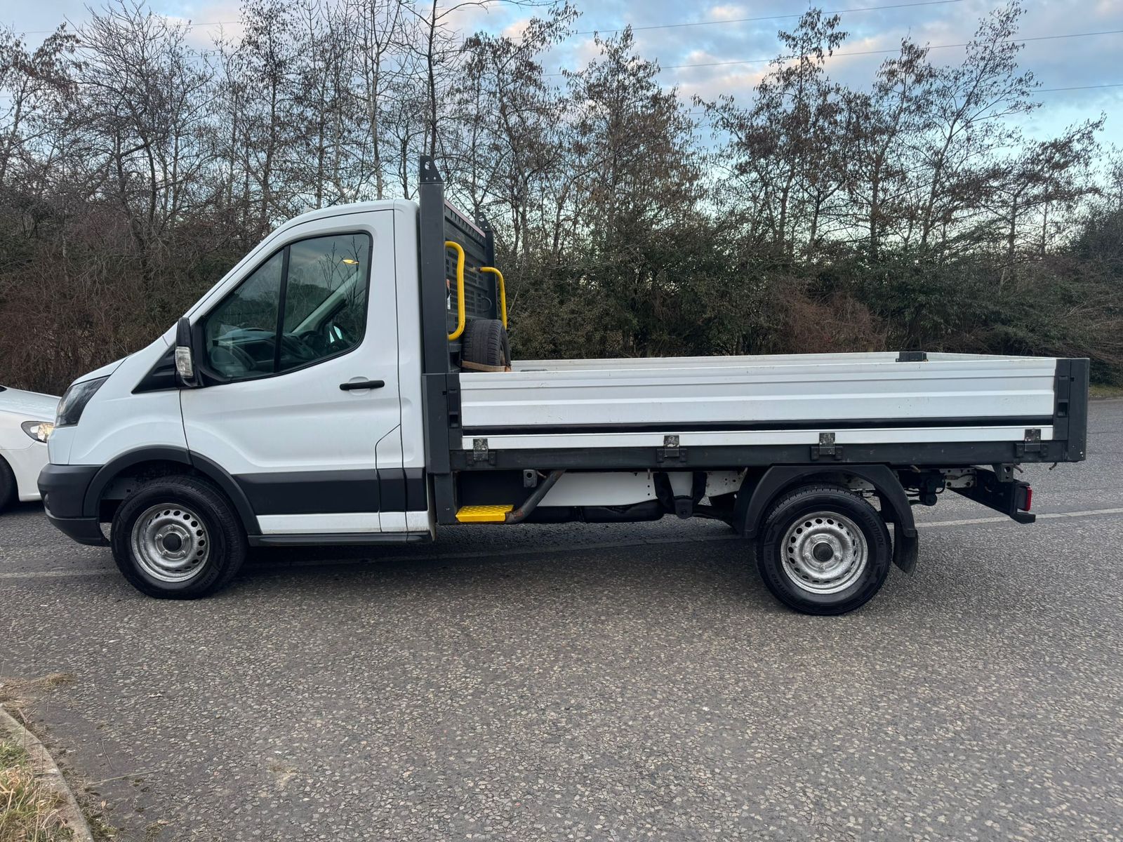 Ford Transit 2.0 350 EcoBlue Chassis Cab 2dr Diesel Manual RWD L2 H1 Euro 6 (DRW) (105 ps) 2dr Manual 2026