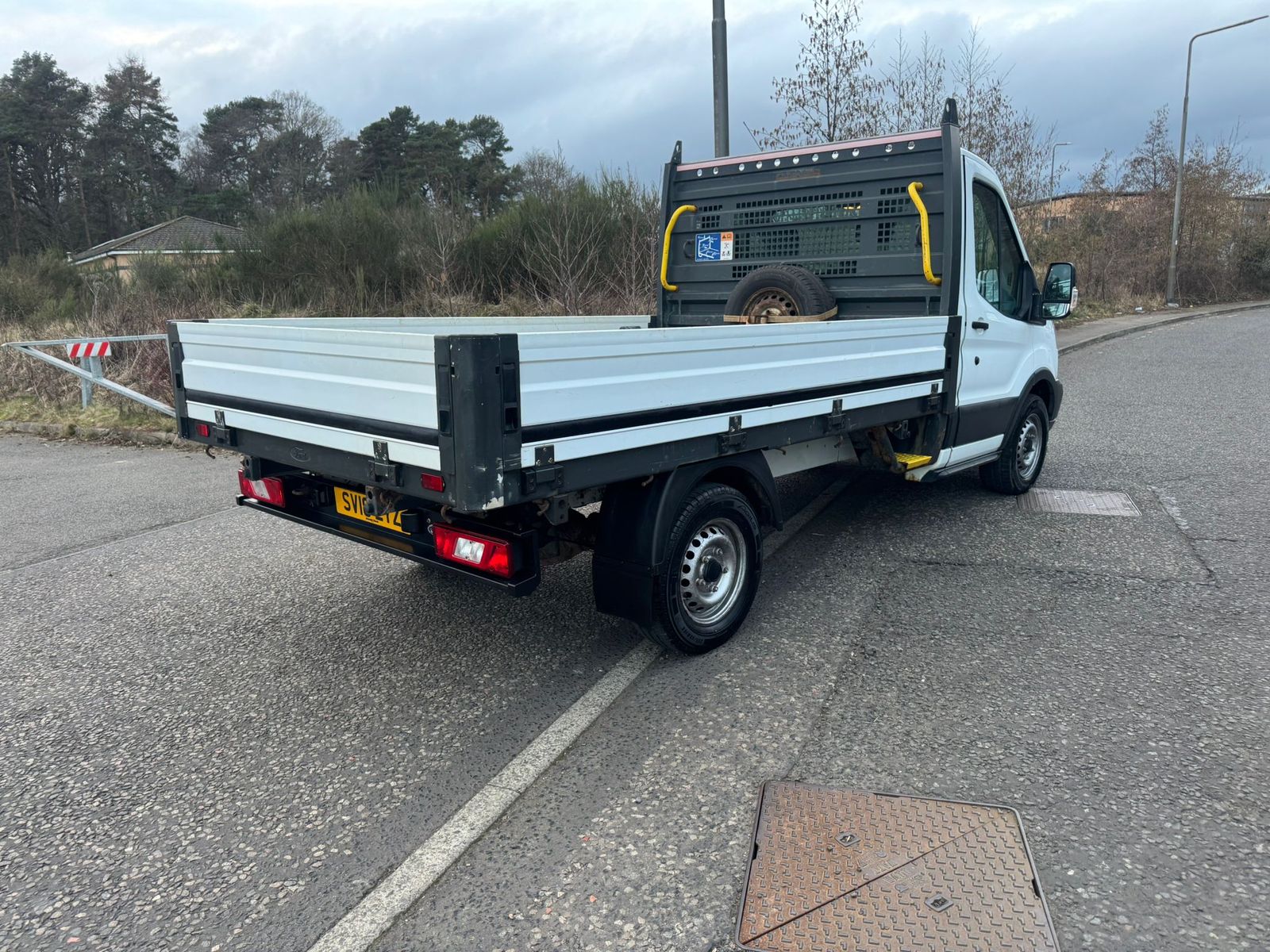 Ford Transit 2.0 350 EcoBlue Chassis Cab 2dr Diesel Manual RWD L2 H1 Euro 6 (DRW) (105 ps) 2dr Manual 2026