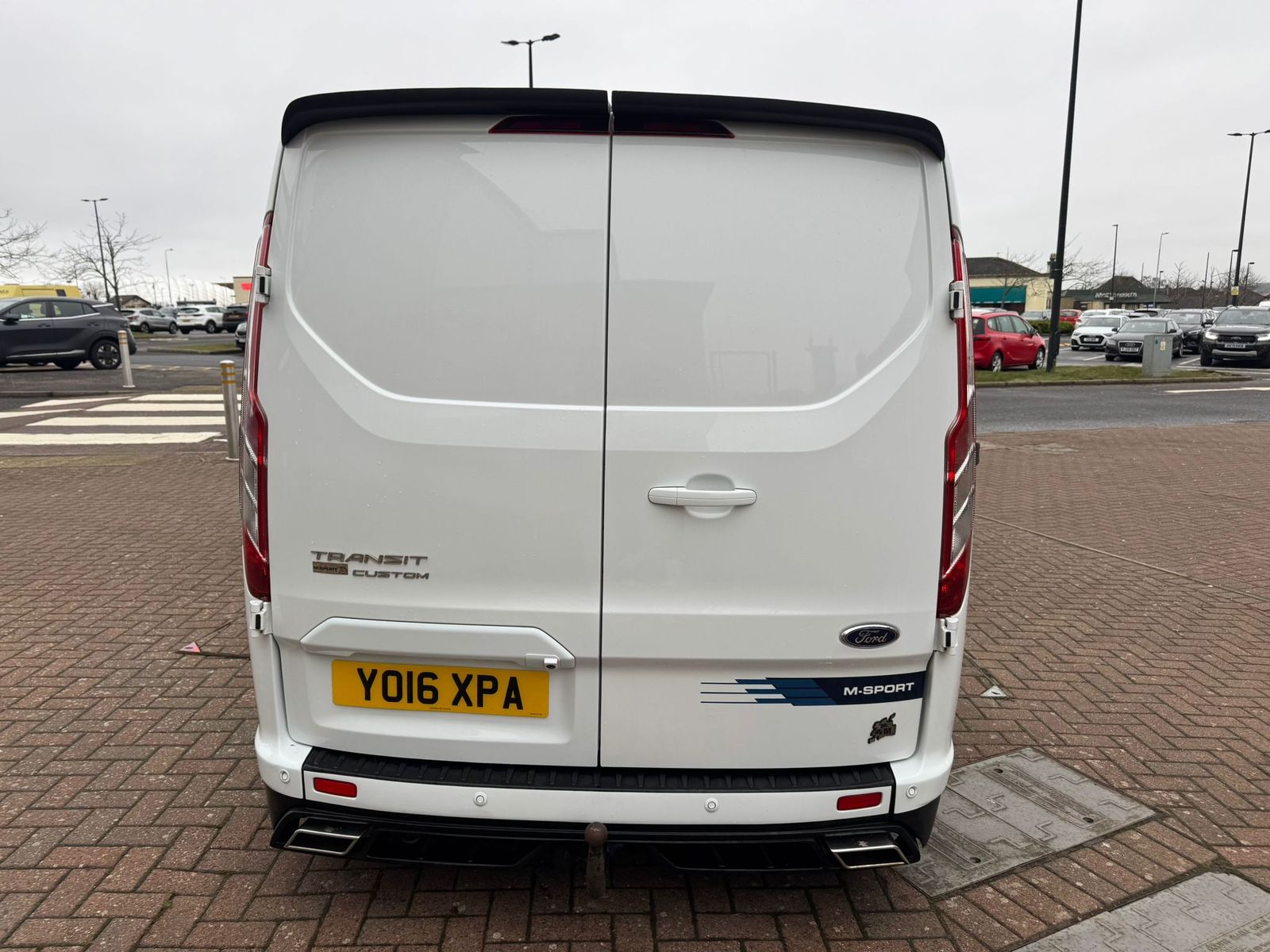 Ford Transit Custom 2.2 TDCi 290 Limited Combi Van 6dr Diesel Manual L1 H1 (191 g/km, 153 bhp) 6dr Manual 2026