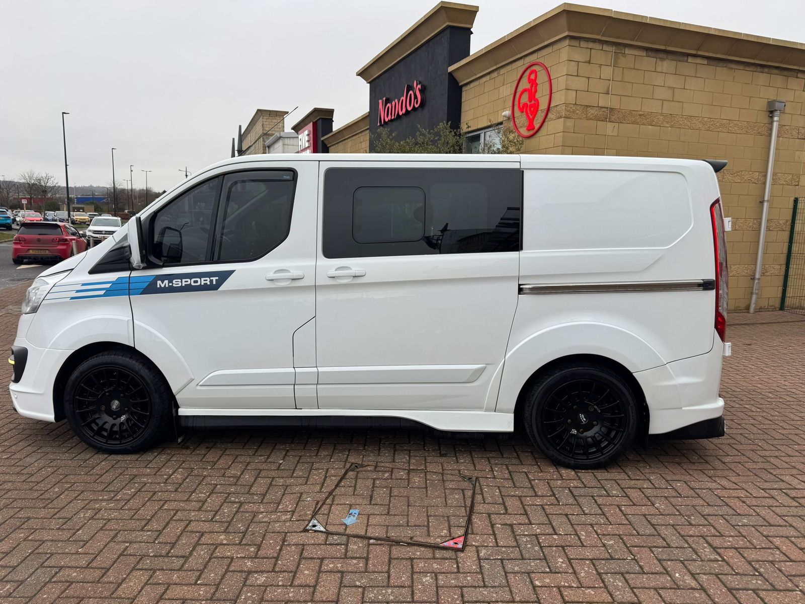 Ford Transit Custom 2.2 TDCi 290 Limited Combi Van 6dr Diesel Manual L1 H1 (191 g/km, 153 bhp) 6dr Manual 2026