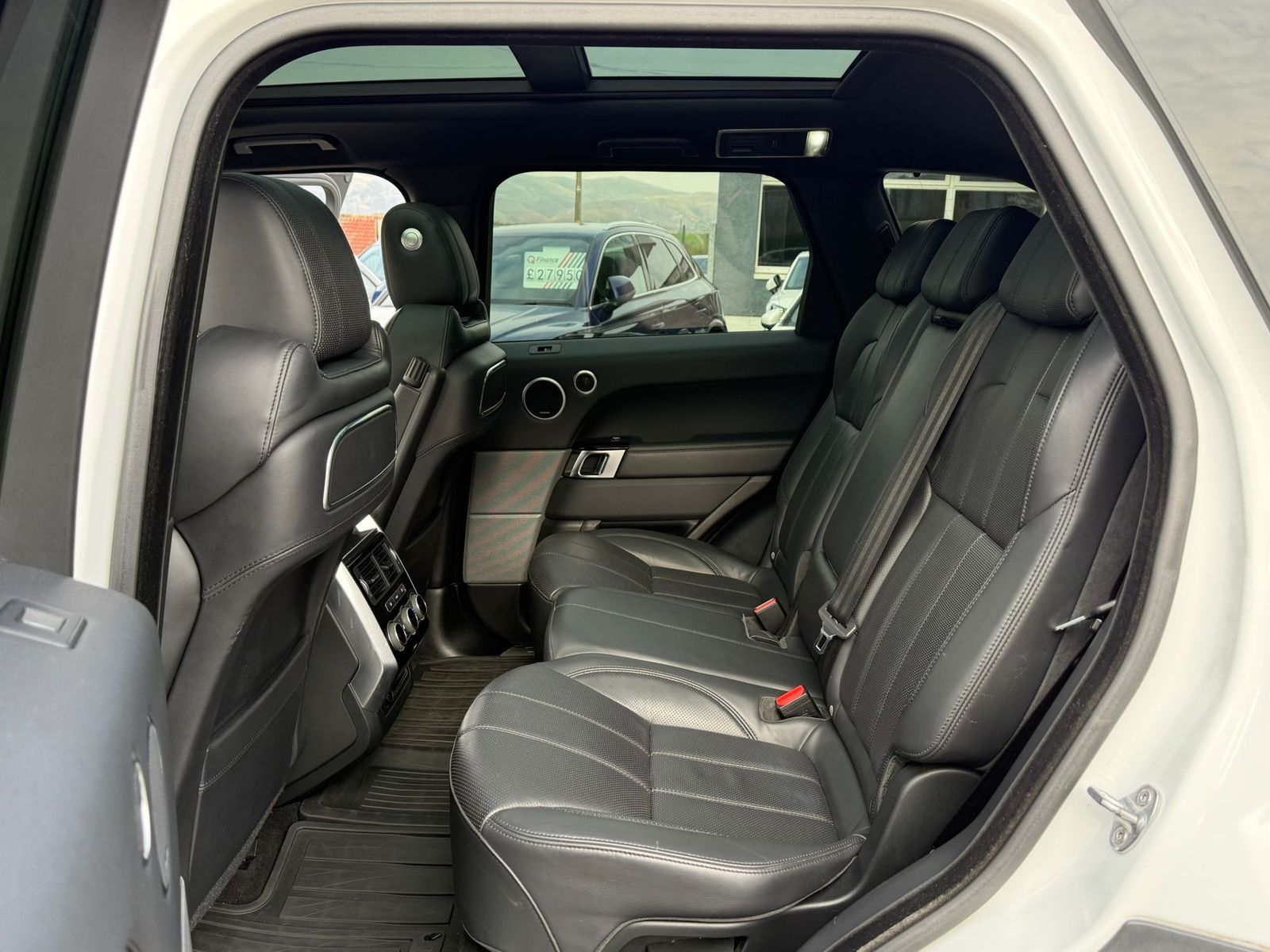 Land Rover Range Rover Sport 3.0L HSE SDV6 Auto SUV 5dr Diesel Automatic Euro 6 (306 bhp) 5dr Automatic 2025