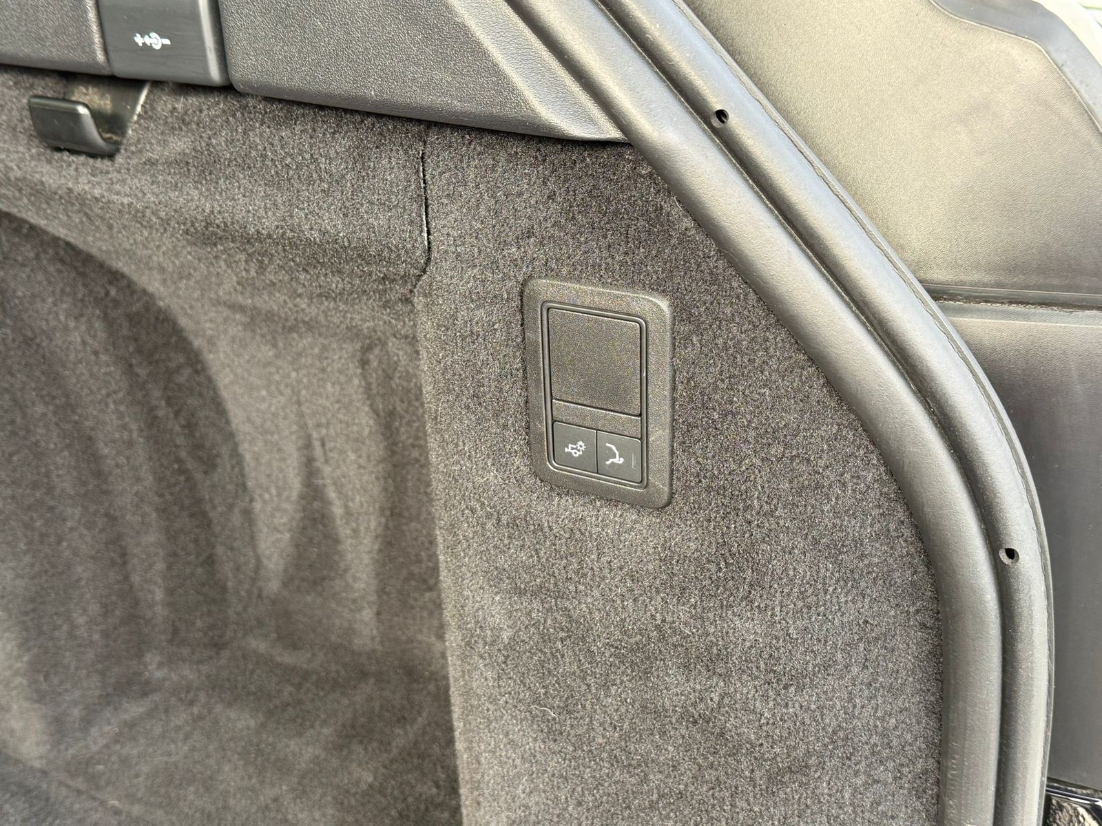 Land Rover Range Rover Sport 3.0L HSE SDV6 Auto SUV 5dr Diesel Automatic Euro 6 (306 bhp) 5dr Automatic 2025