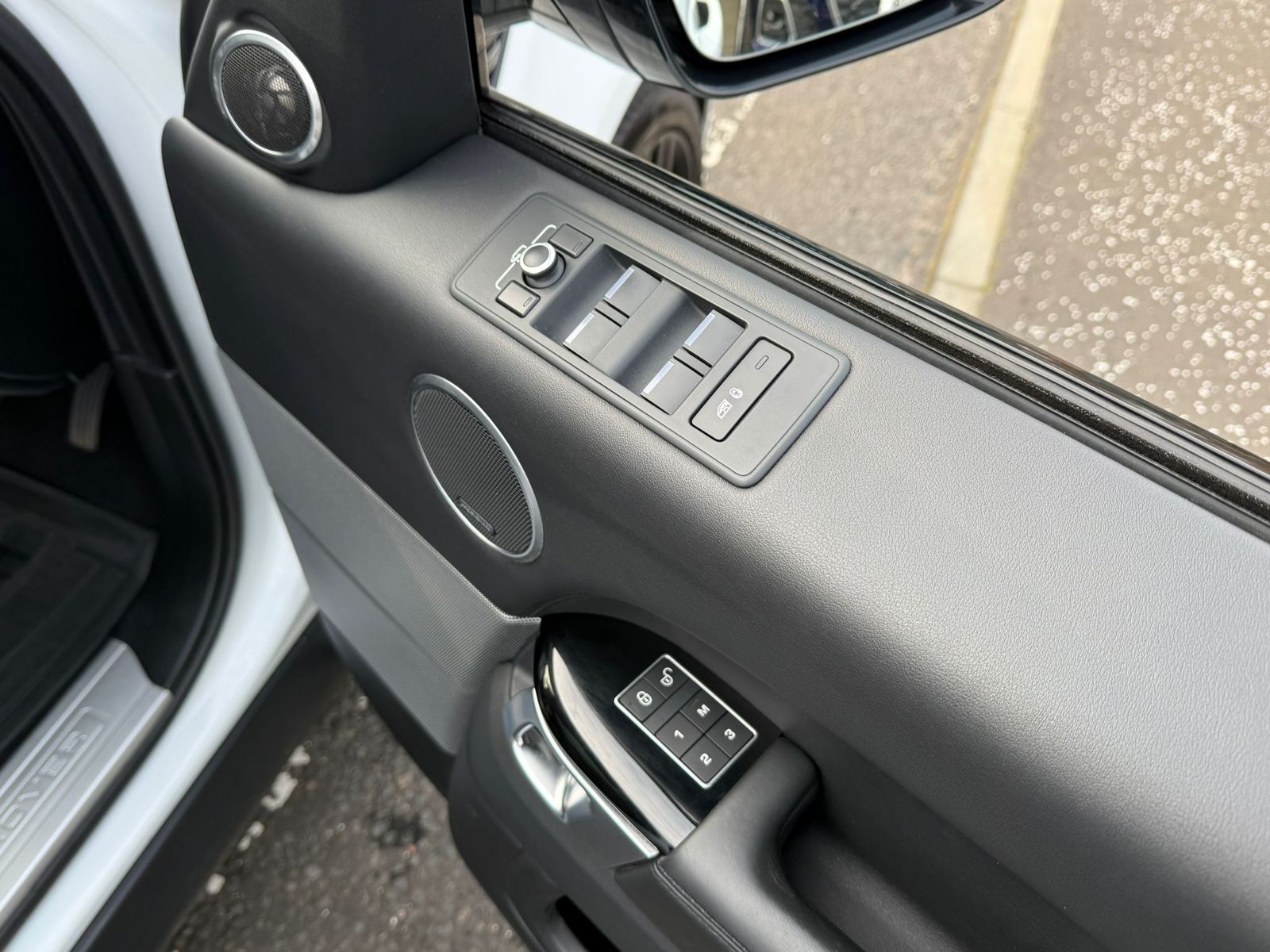 Land Rover Range Rover Sport 3.0L HSE SDV6 Auto SUV 5dr Diesel Automatic Euro 6 (306 bhp) 5dr Automatic 2025