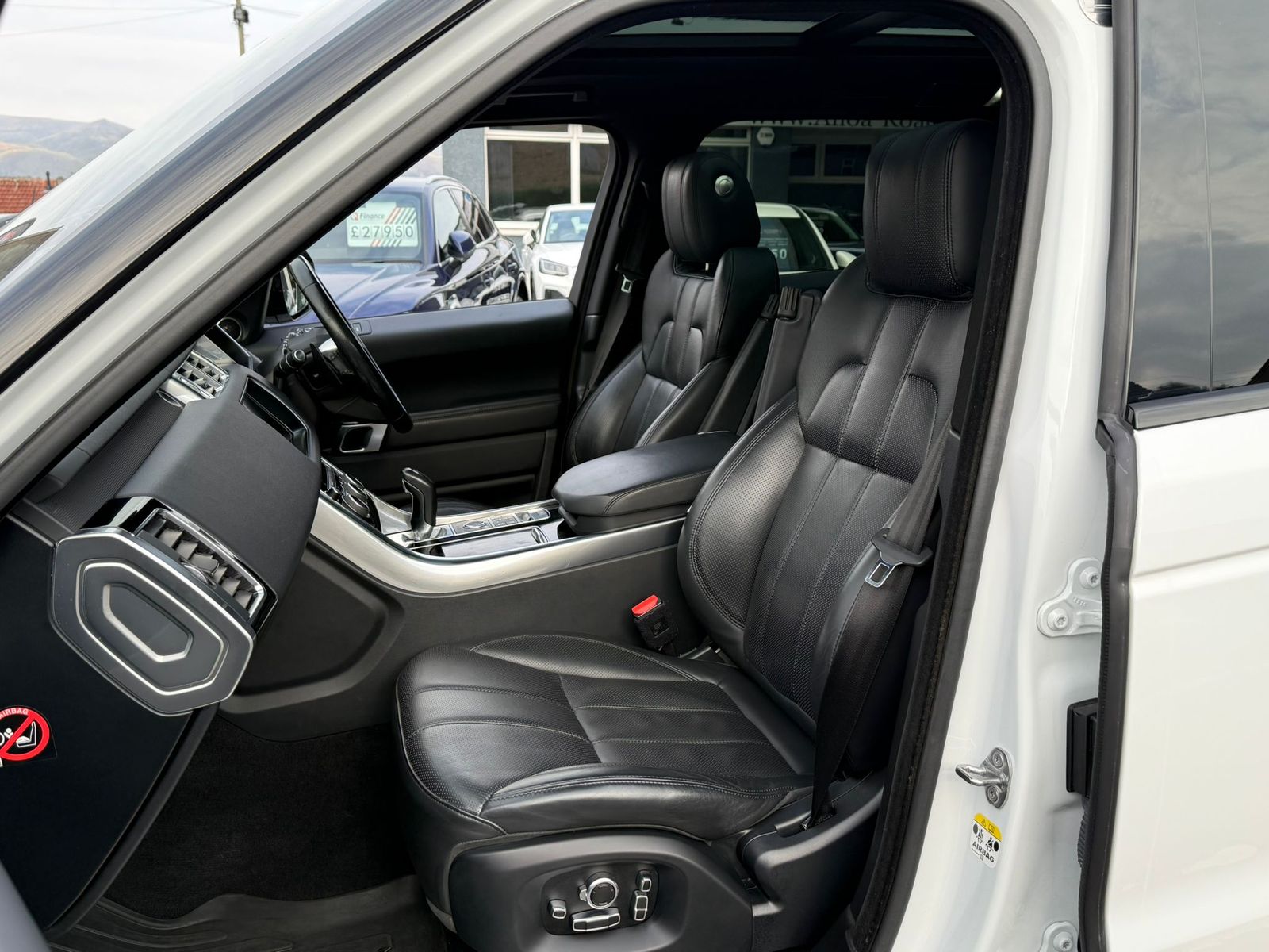 Land Rover Range Rover Sport 3.0L HSE SDV6 Auto SUV 5dr Diesel Automatic Euro 6 (306 bhp) 5dr Automatic 2025