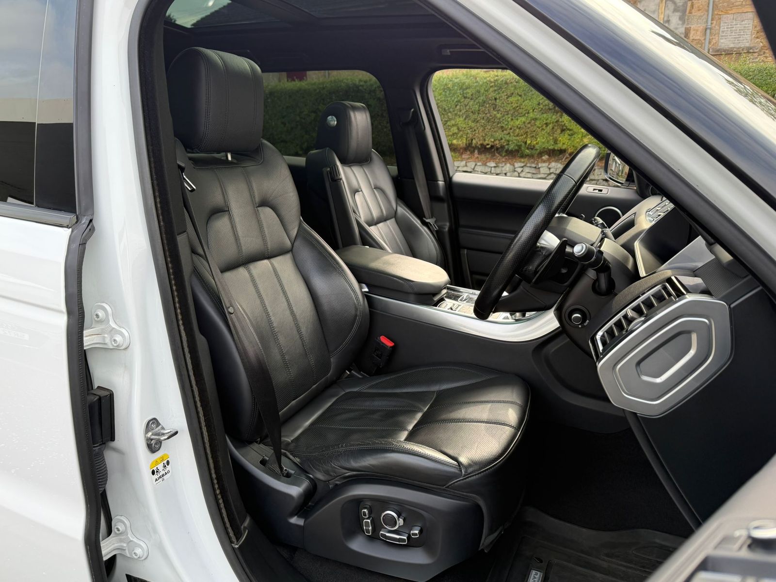 Land Rover Range Rover Sport 3.0L HSE SDV6 Auto SUV 5dr Diesel Automatic Euro 6 (306 bhp) 5dr Automatic 2025