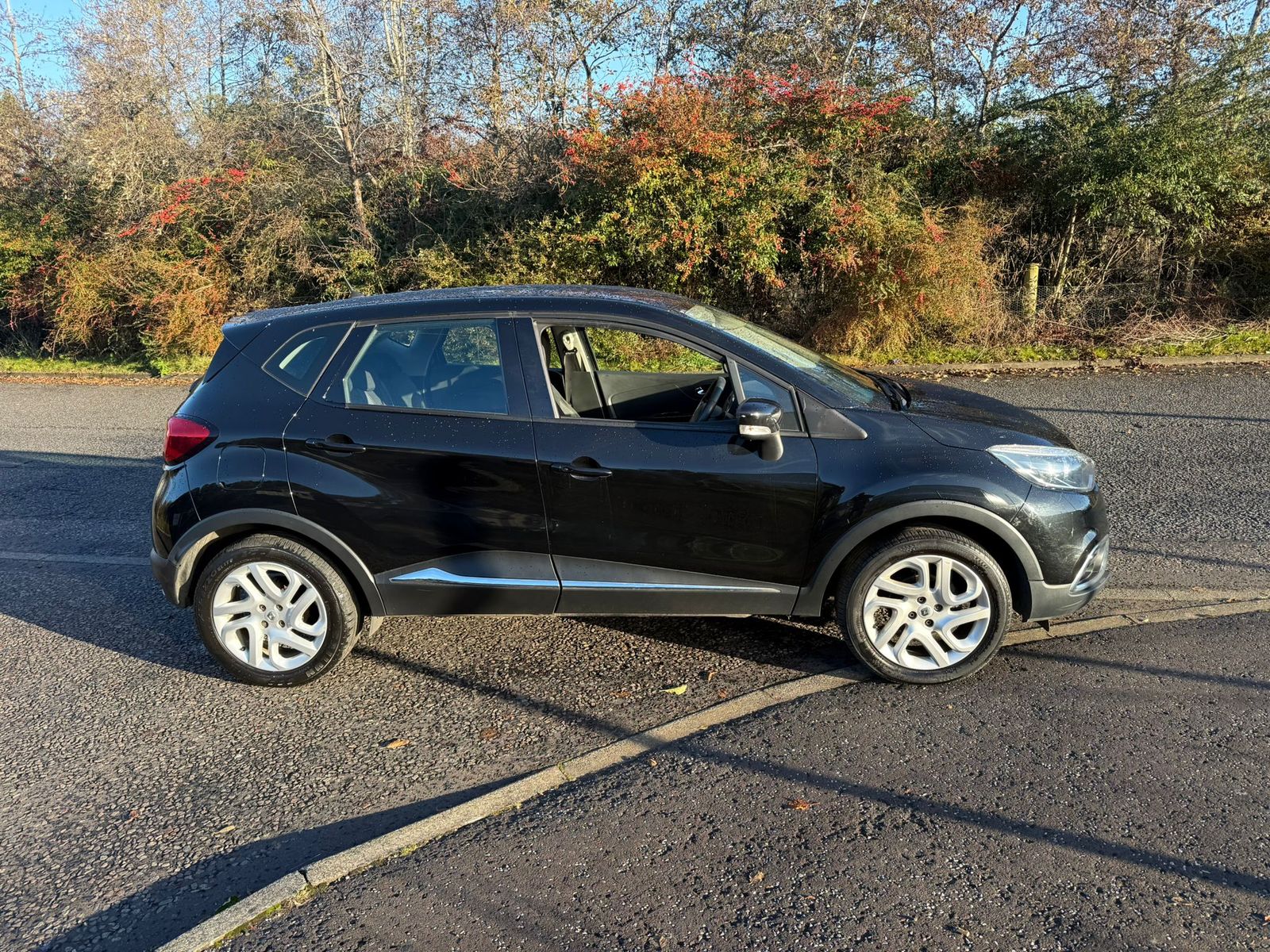 Renault Captur 0.9L Dynamique Nav TCe SUV 5dr Petrol Manual Euro 6 (90 bhp) 5dr Manual 2025