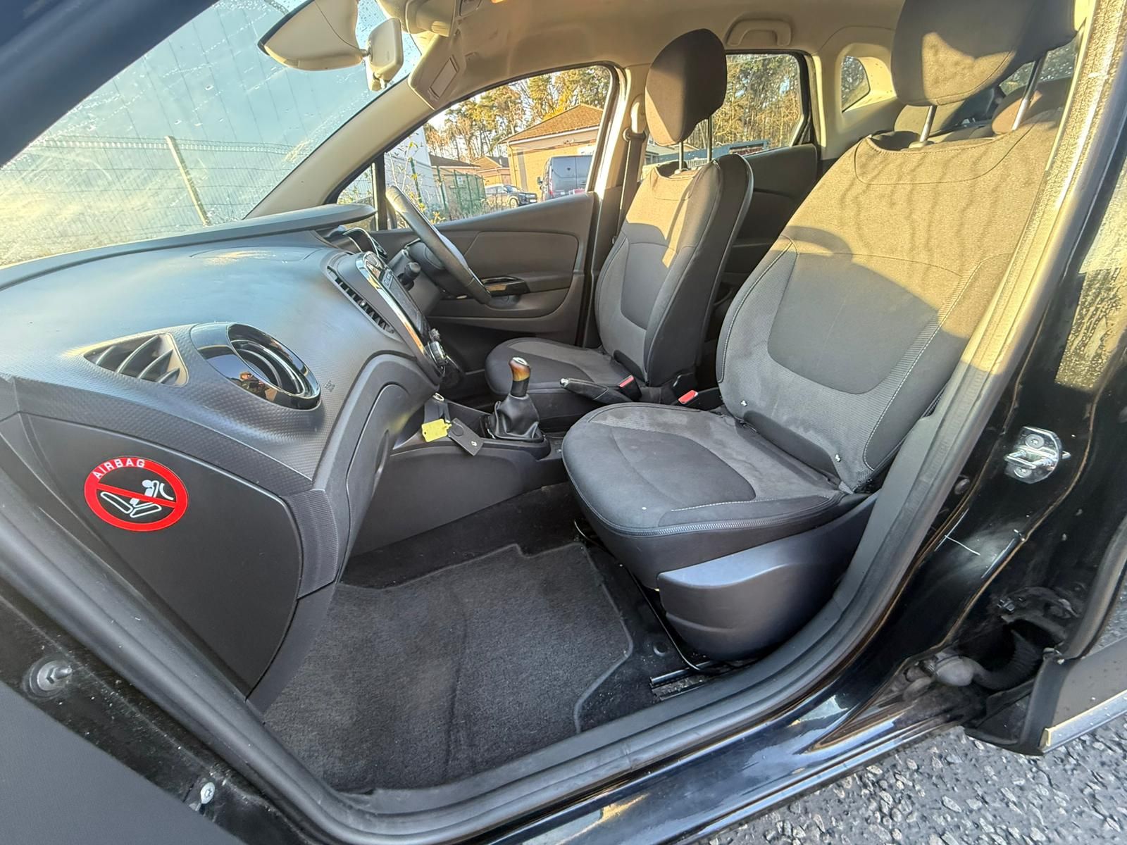 Renault Captur 0.9L Dynamique Nav TCe SUV 5dr Petrol Manual Euro 6 (90 bhp) 5dr Manual 2025