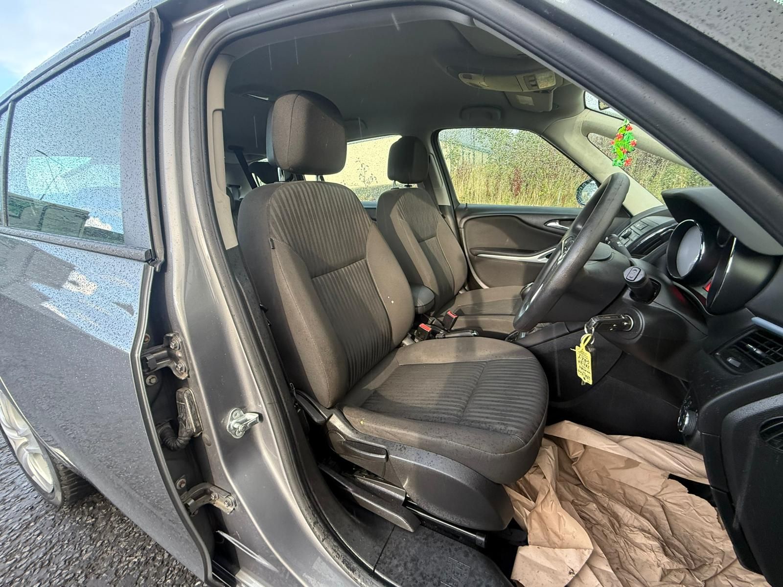 Vauxhall Zafira Tourer 1.4L Exclusive T MPV 5dr Petrol Manual Euro 6 (138 bhp) 5dr Manual 2026