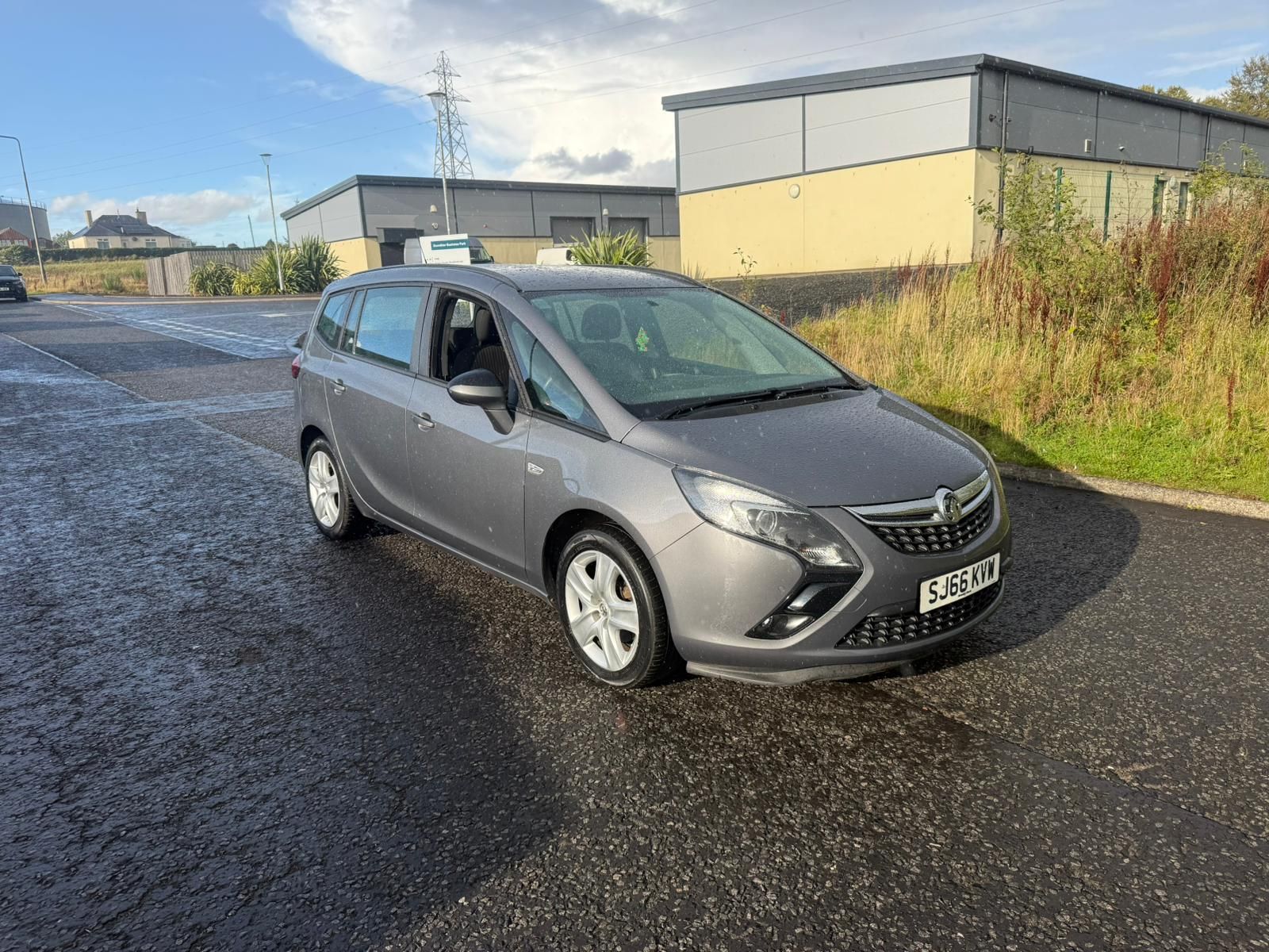 Vauxhall Zafira Tourer 1.4L Exclusive T MPV 5dr Petrol Manual Euro 6 (138 bhp) 5dr Manual 2026