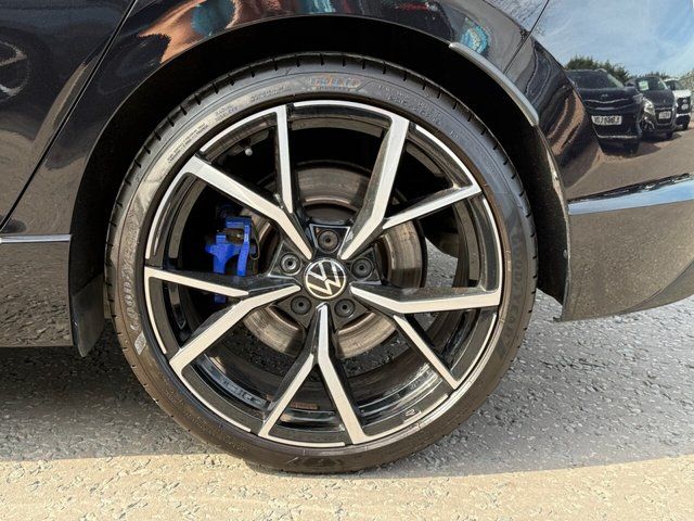 Volkswagen Golf 2.0L R TSi 4Motion Semi-Auto Hatchback 5dr Petrol Semi Automatic Euro 6 (315 bhp) 5dr Semi Automatic 2025