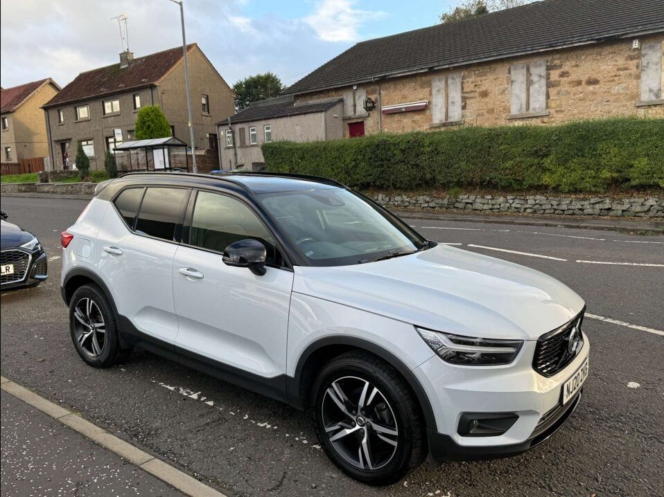 Volvo XC40 1.5L R-Design T3 SUV 5dr Petrol Manual Euro 6 (161 bhp) 5dr Manual 2025