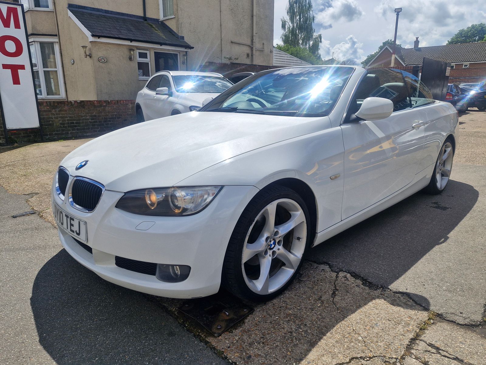BMW 3 Series 2.0 320i SE Highline Convertible 2dr Petrol Steptronic Euro 5 (170 ps) 2dr Automatic 2026