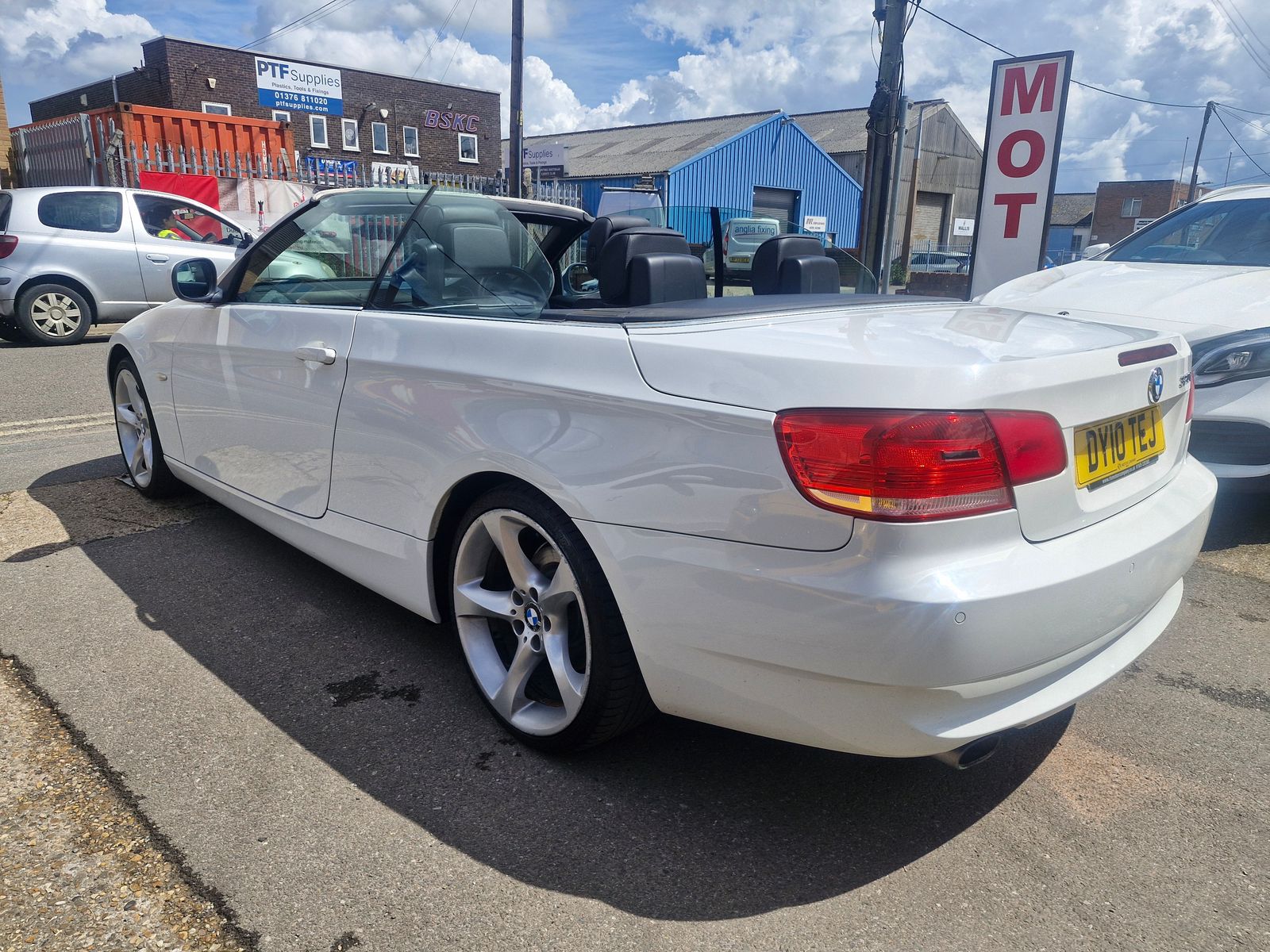 BMW 3 Series 2.0 320i SE Highline Convertible 2dr Petrol Steptronic Euro 5 (170 ps) 2dr Automatic 2026