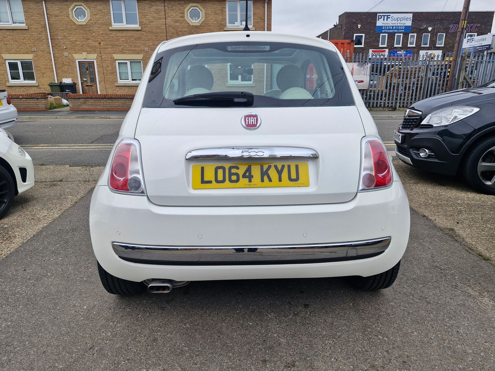 Fiat 500 1.2 Lounge Hatchback 3dr Petrol Dualogic Euro 6 (s/s) (69 bhp) 3dr Automatic 2025