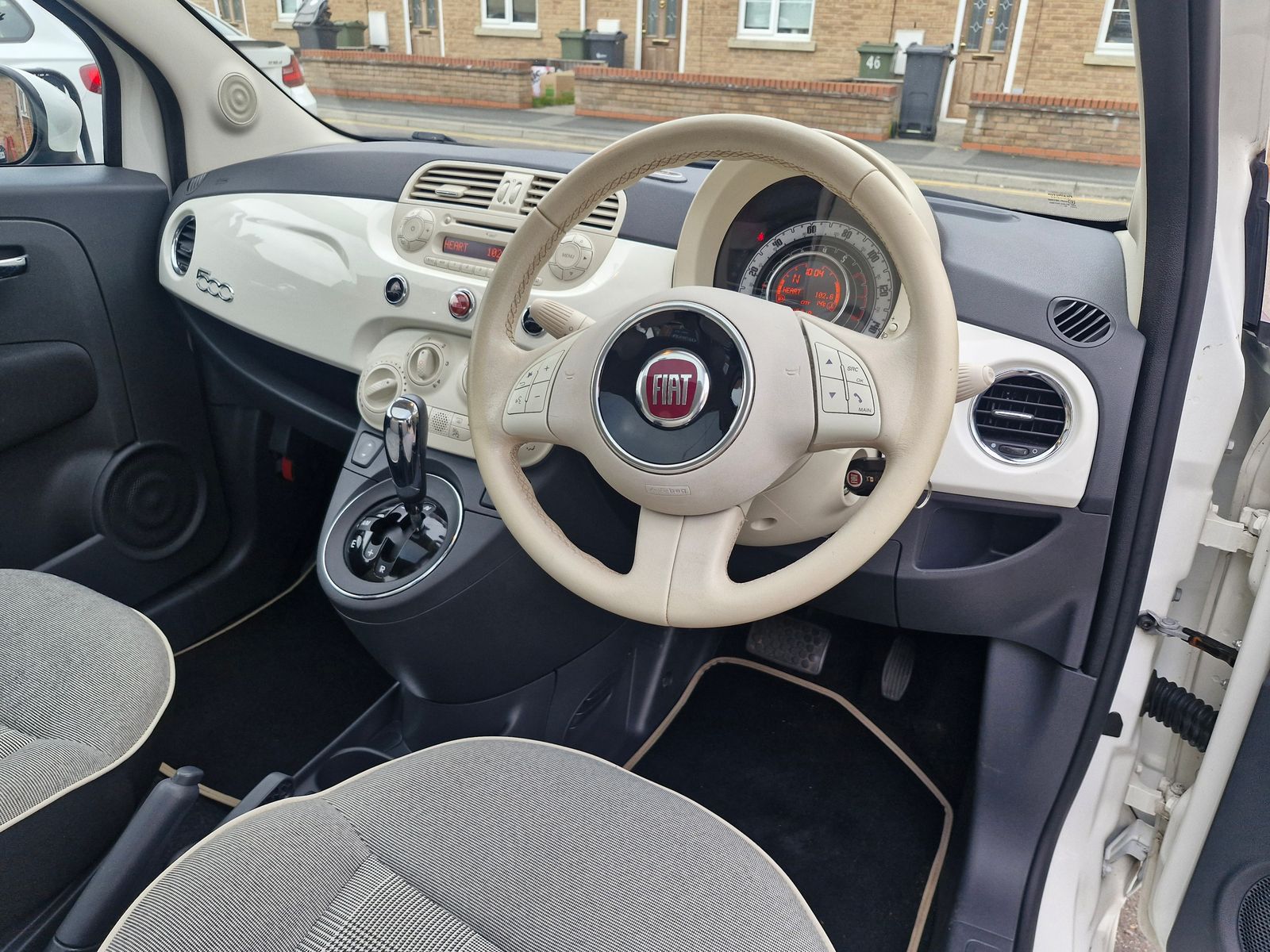 Fiat 500 1.2 Lounge Hatchback 3dr Petrol Dualogic Euro 6 (s/s) (69 bhp) 3dr Automatic 2025