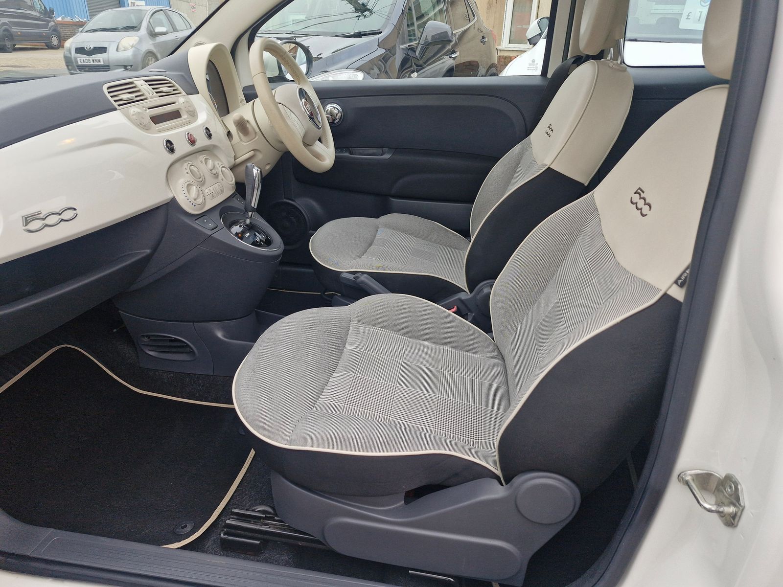 Fiat 500 1.2 Lounge Hatchback 3dr Petrol Dualogic Euro 6 (s/s) (69 bhp) 3dr Automatic 2025