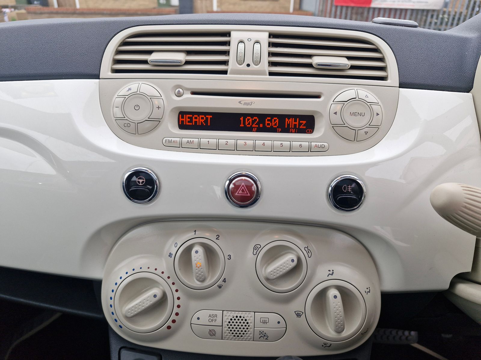 Fiat 500 1.2 Lounge Hatchback 3dr Petrol Dualogic Euro 6 (s/s) (69 bhp) 3dr Automatic 2025