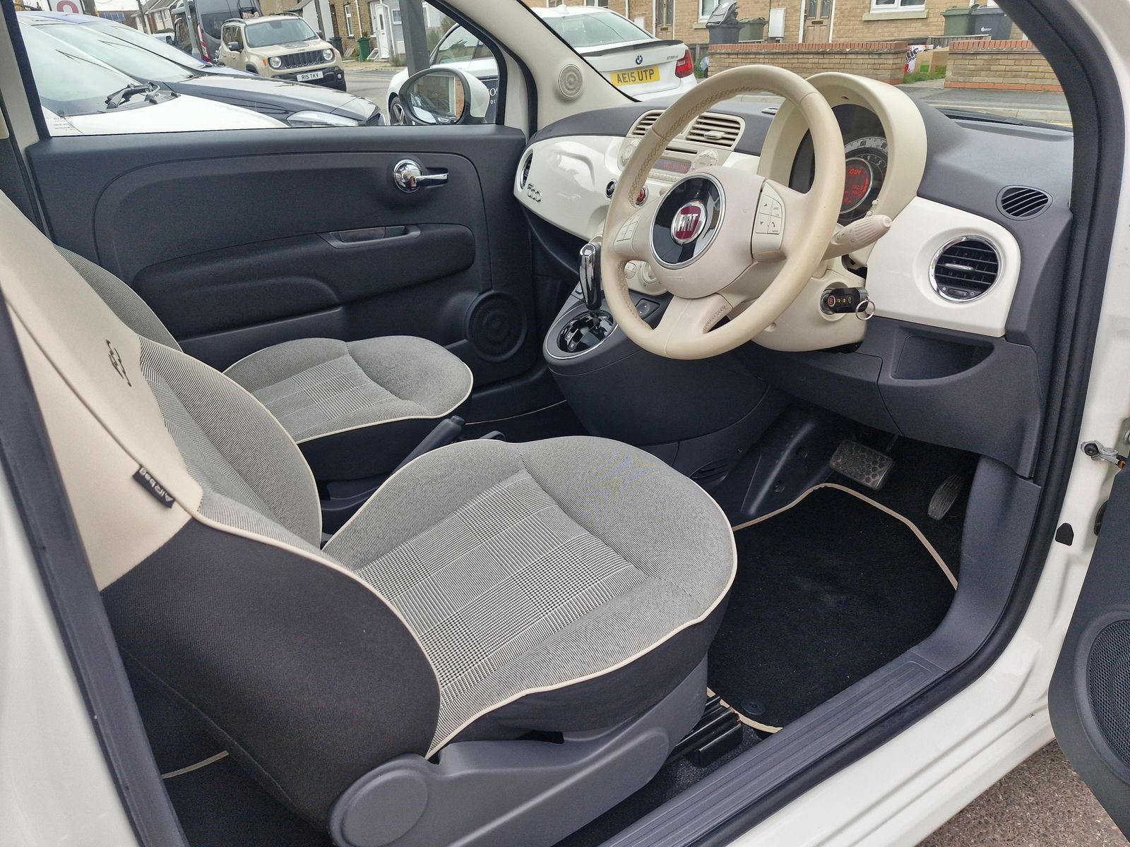 Fiat 500 1.2 Lounge Hatchback 3dr Petrol Dualogic Euro 6 (s/s) (69 bhp) 3dr Automatic 2025