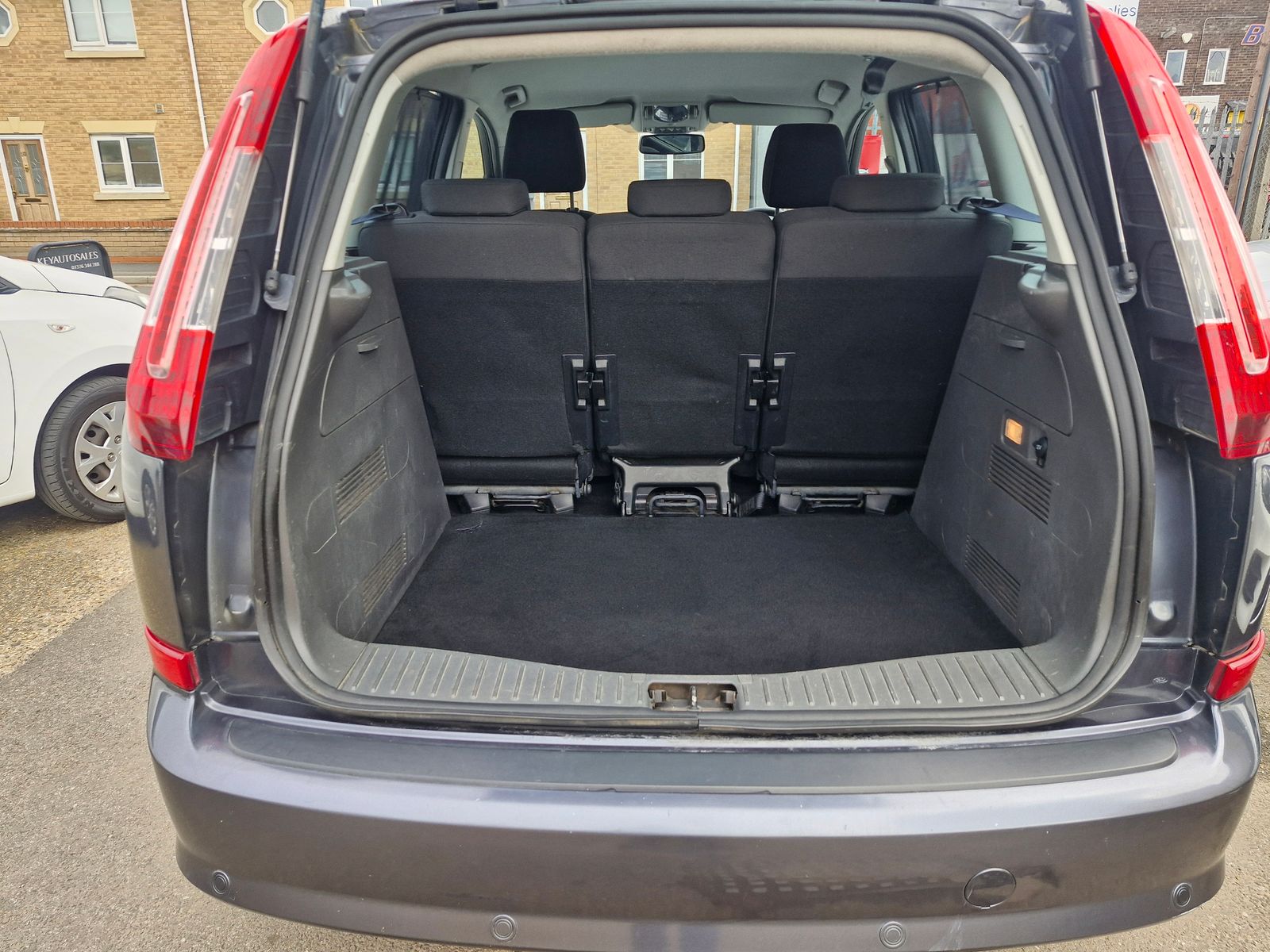 Ford C-Max 2.0 Titanium MPV 5dr Petrol Automatic (189 g/km, 143 bhp) 5dr Automatic 2026