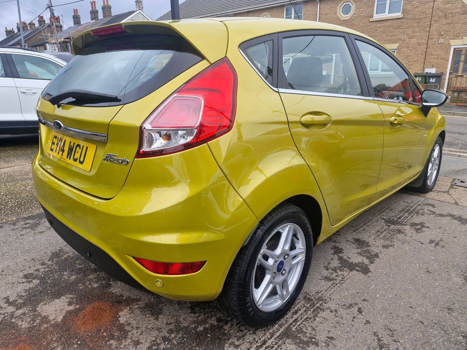 Ford Fiesta 1.0T EcoBoost Zetec Hatchback 5dr Petrol Manual Euro 5 (s/s) (100 ps) 5dr Manual 2026