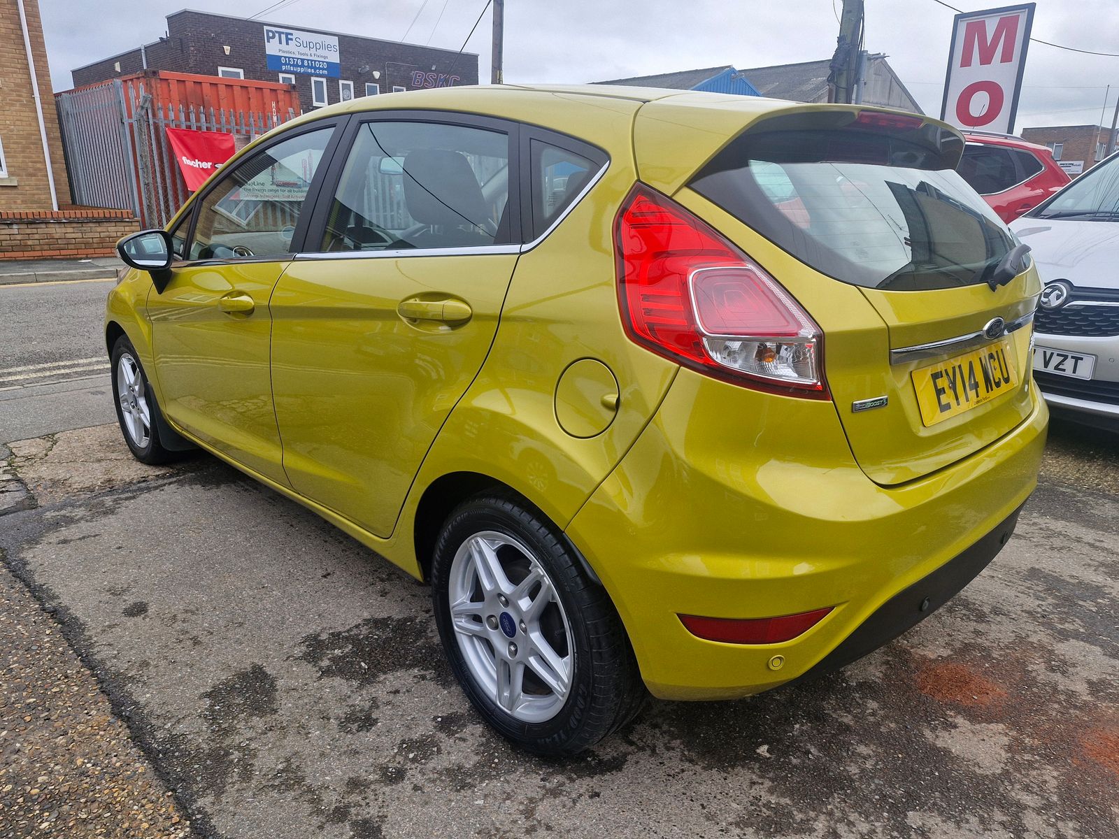Ford Fiesta 1.0T EcoBoost Zetec Hatchback 5dr Petrol Manual Euro 5 (s/s) (100 ps) 5dr Manual 2026