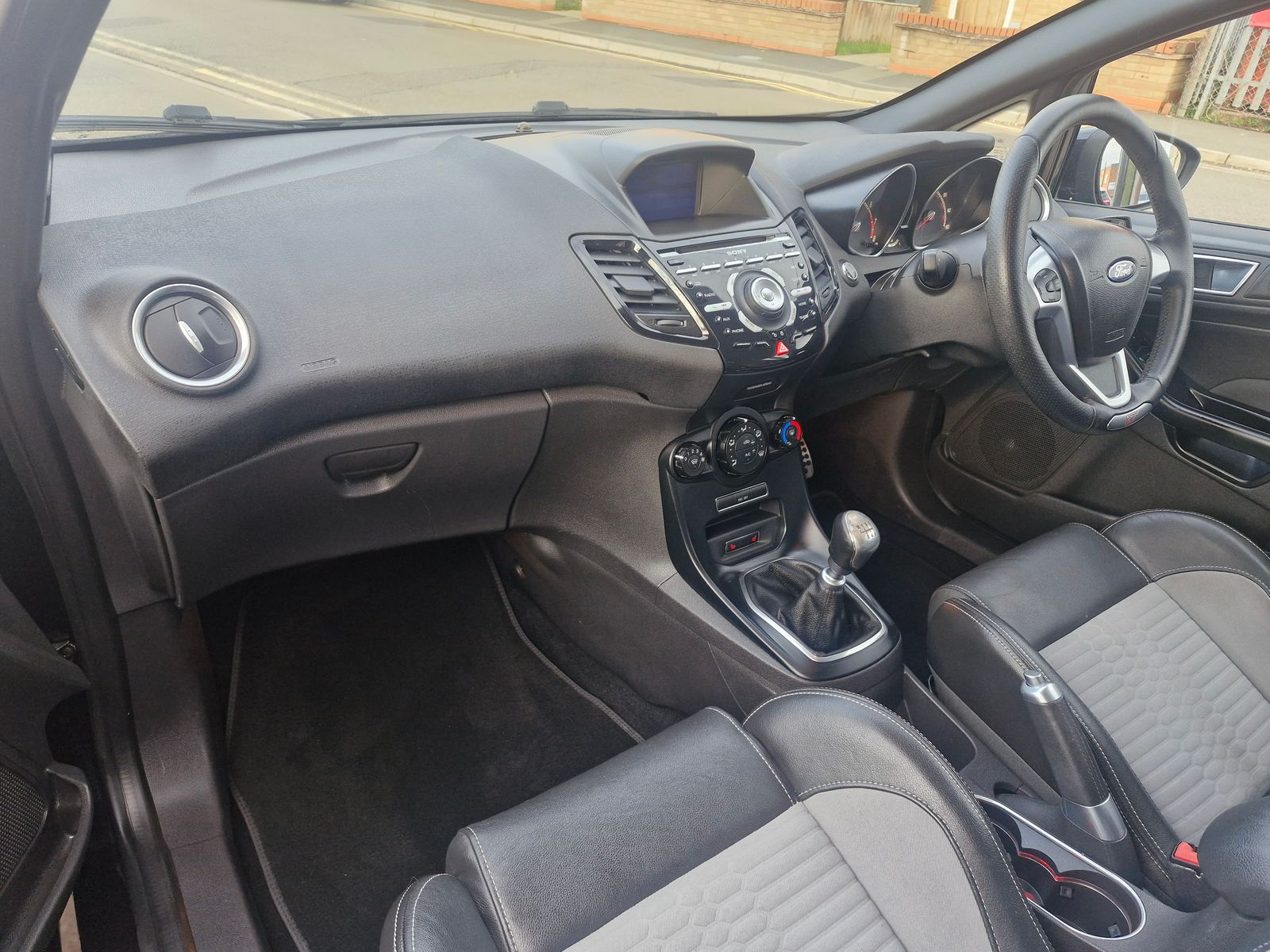 Ford Fiesta 1.6T EcoBoost ST-2 Hatchback 3dr Petrol Manual Euro 5 (182 ps) 3dr Manual 2025