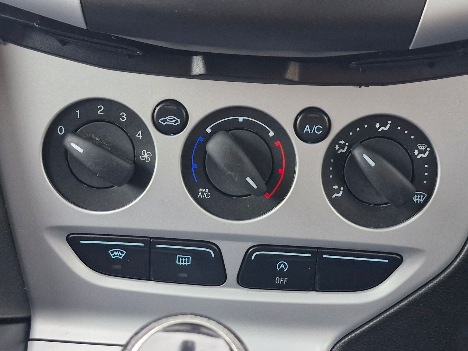 Ford Focus 1.0T EcoBoost Zetec Estate 5dr Petrol Manual Euro 5 (s/s) (125 ps) 5dr Manual 2026