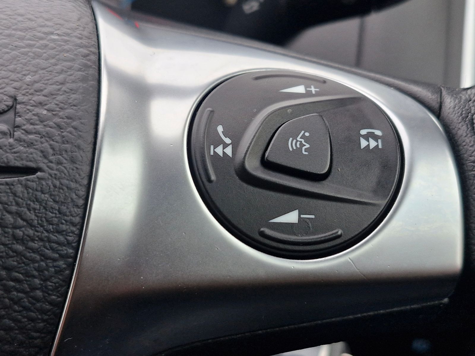 Ford Focus 1.0T EcoBoost Zetec Estate 5dr Petrol Manual Euro 5 (s/s) (125 ps) 5dr Manual 2026