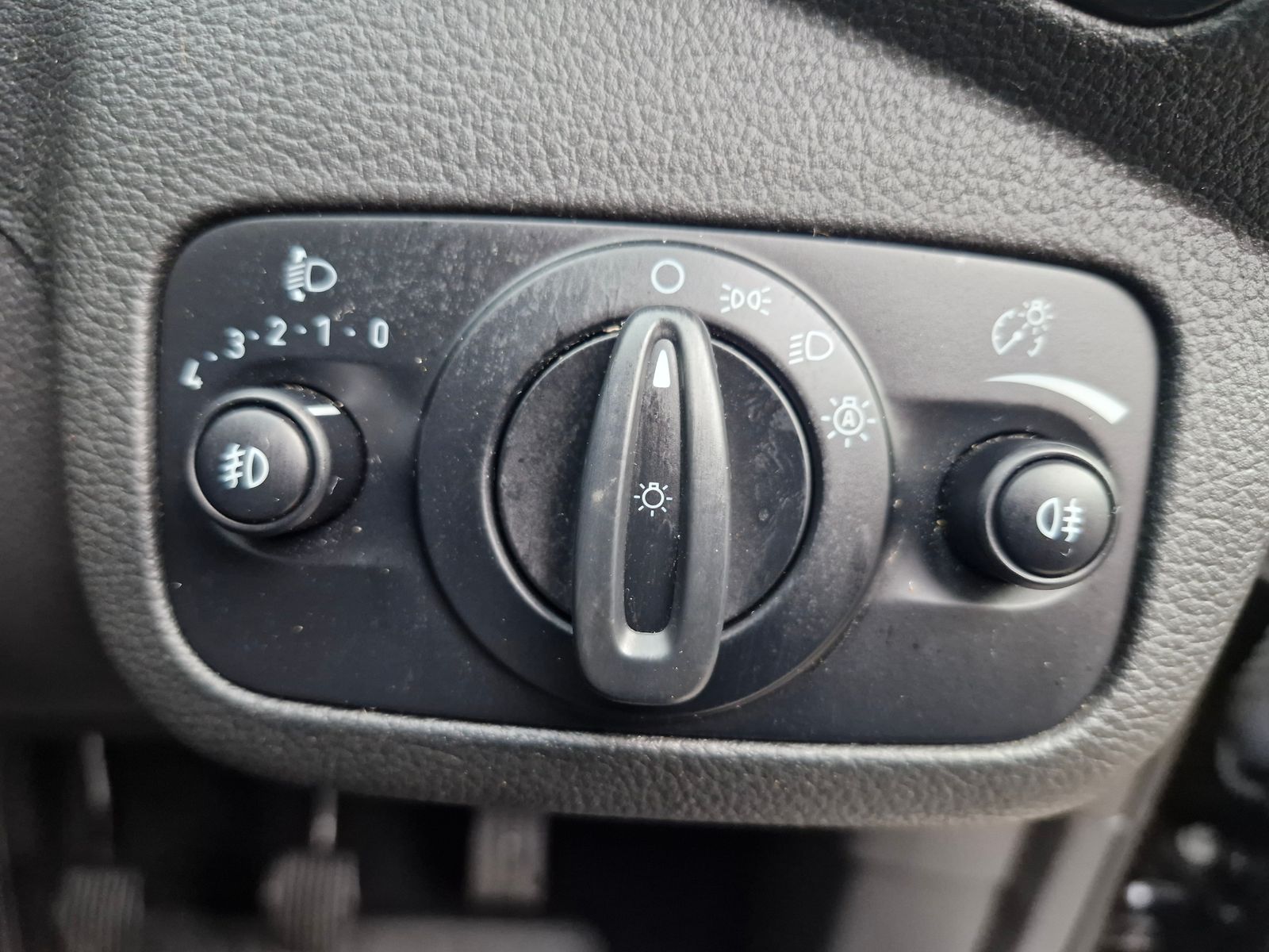 Ford Kuga 1.5T EcoBoost Titanium SUV 5dr Petrol Manual 2WD Euro 6 (s/s) (150 ps) 5dr Manual 2025