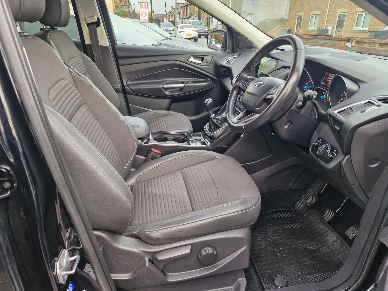 Ford Kuga 1.5T EcoBoost Titanium SUV 5dr Petrol Manual 2WD Euro 6 (s/s) (150 ps) 5dr Manual 2025