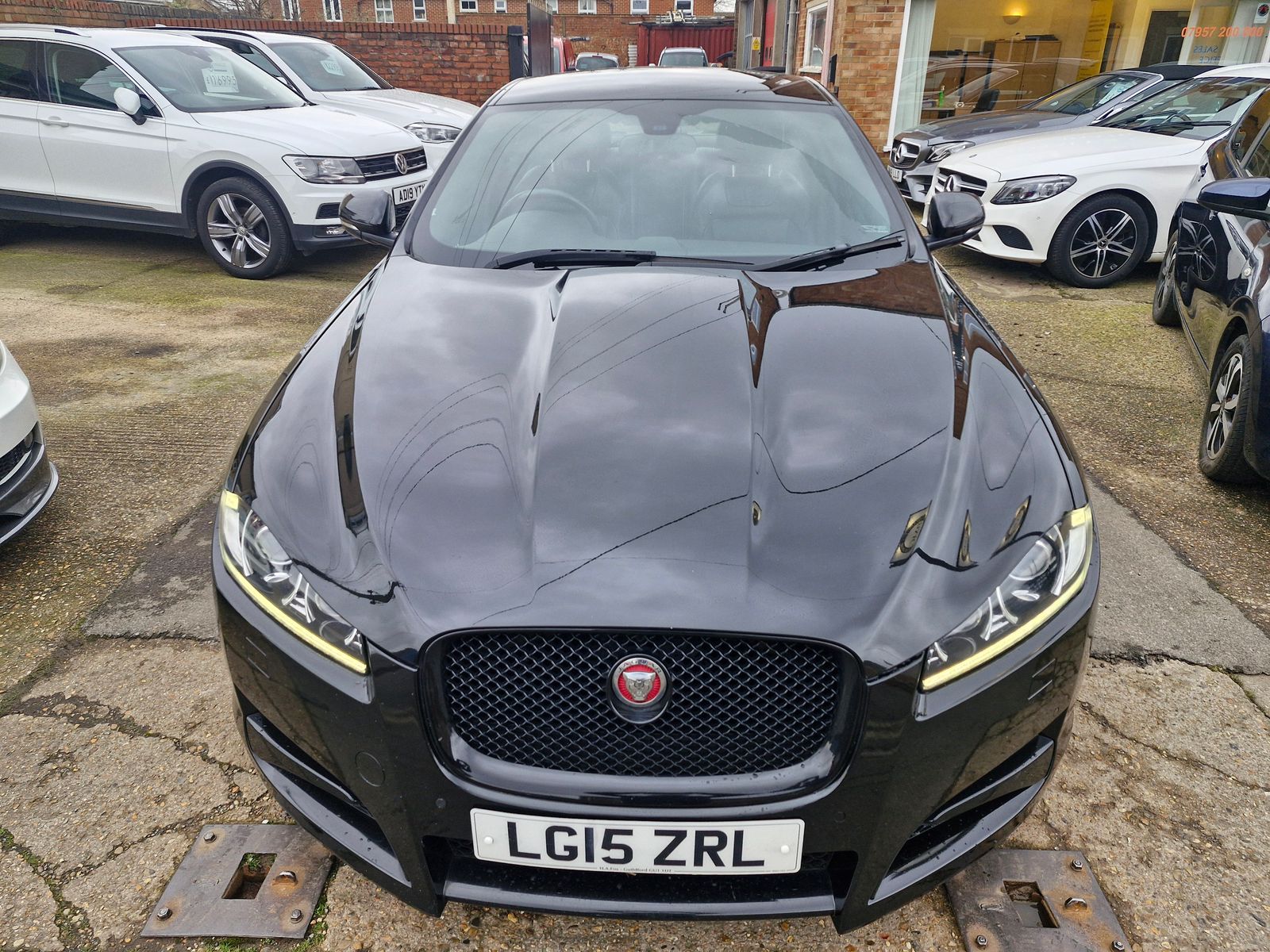 Jaguar XF 2.2d R-Sport Black Saloon 4dr Diesel Auto Euro 5 (s/s) (200 ps) 4dr Automatic 2026