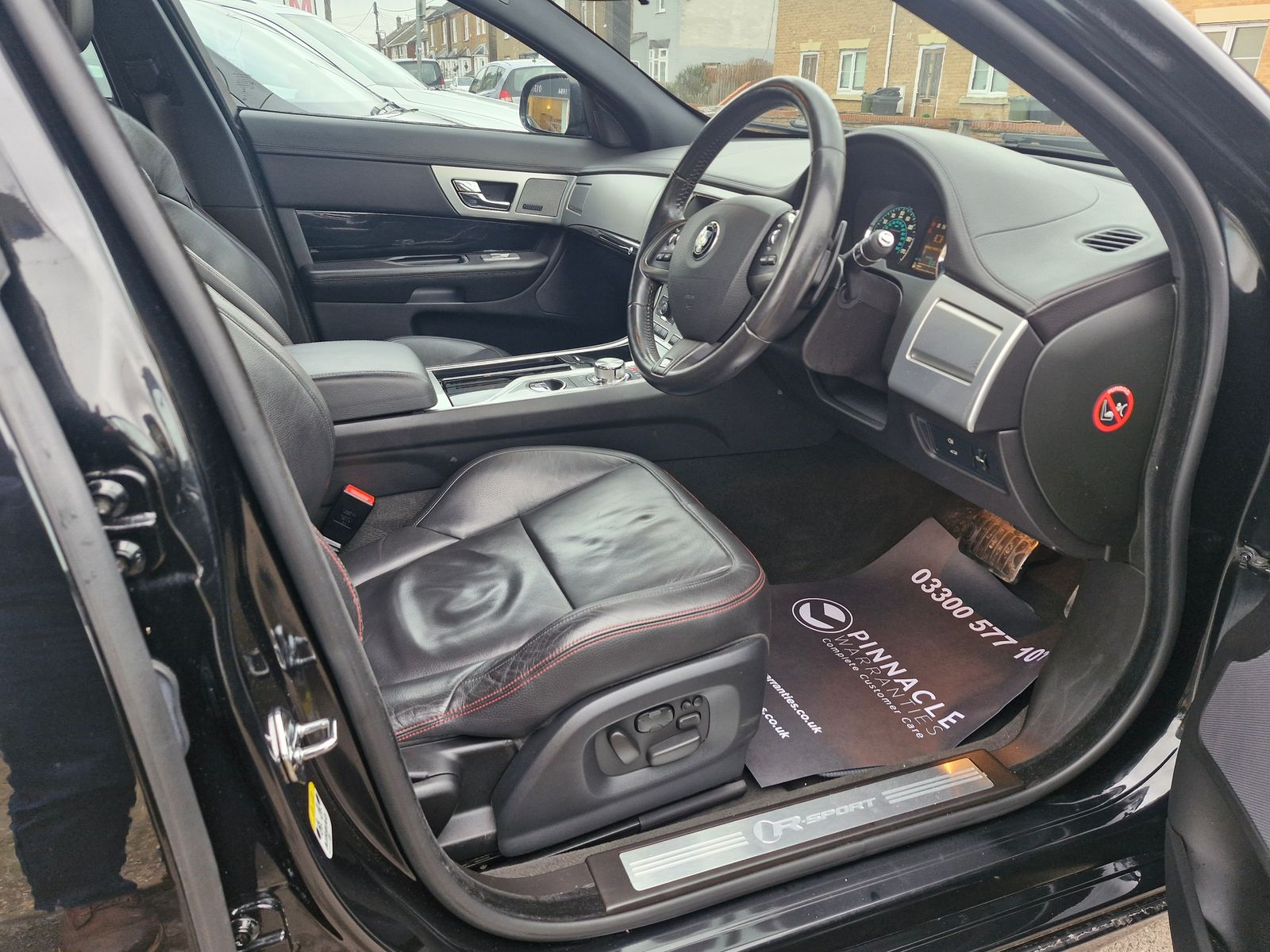 Jaguar XF 2.2d R-Sport Black Saloon 4dr Diesel Auto Euro 5 (s/s) (200 ps) 4dr Automatic 2026